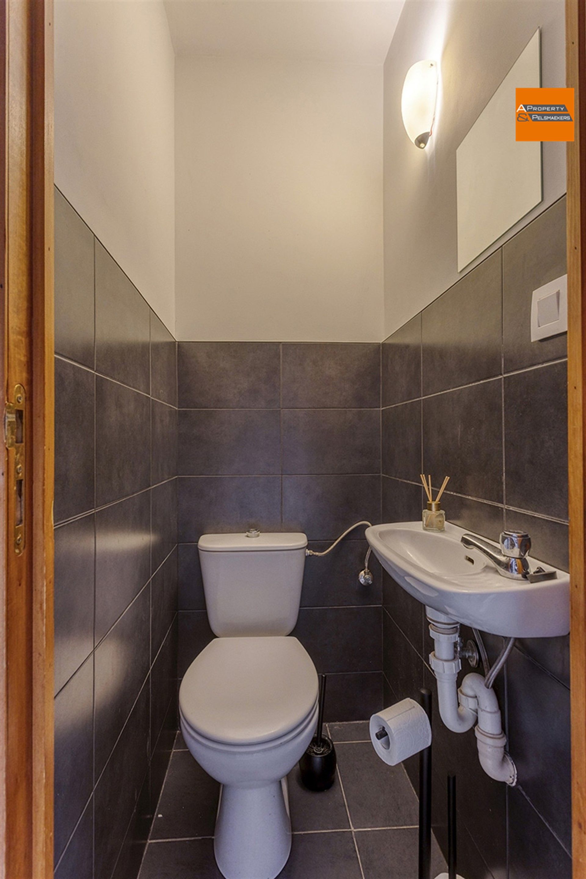 Ruime en instapklare woning met prachtige tuin in Duisburg foto 6