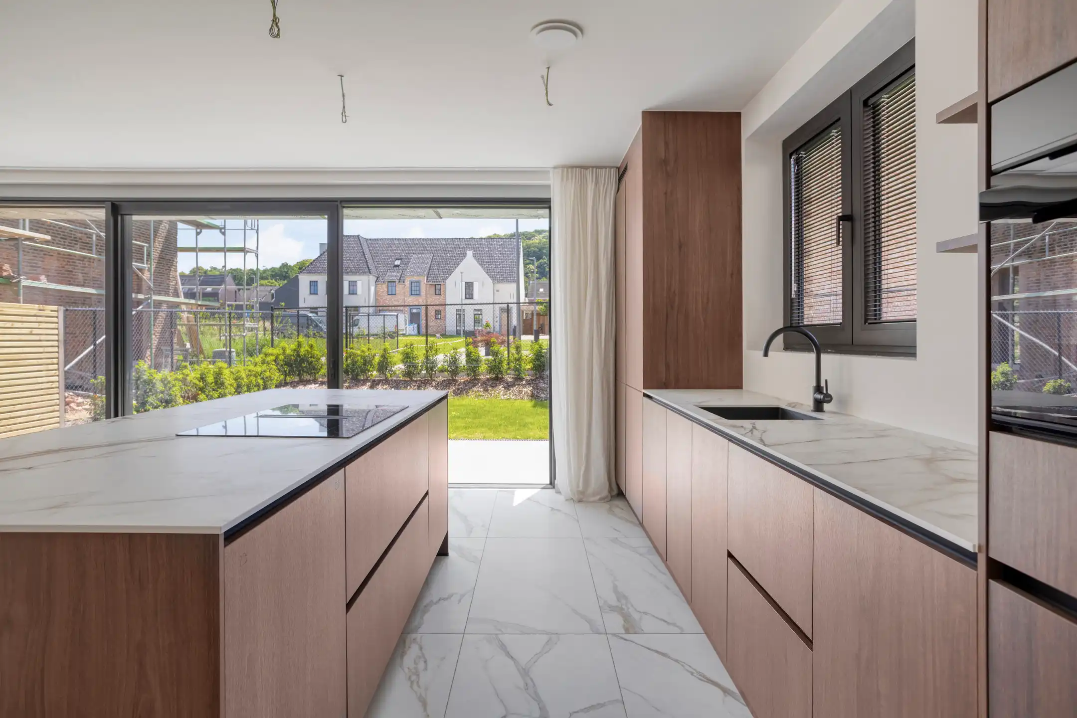 Luxueus afgewerkt gelijkvloersappartement met 3 slaapkamers foto 8