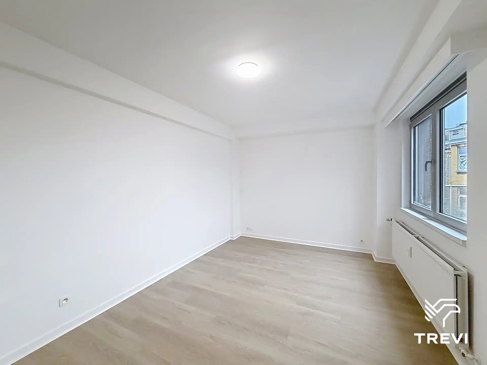Opgeknapt penthouse met 1 slaapkamer foto 8