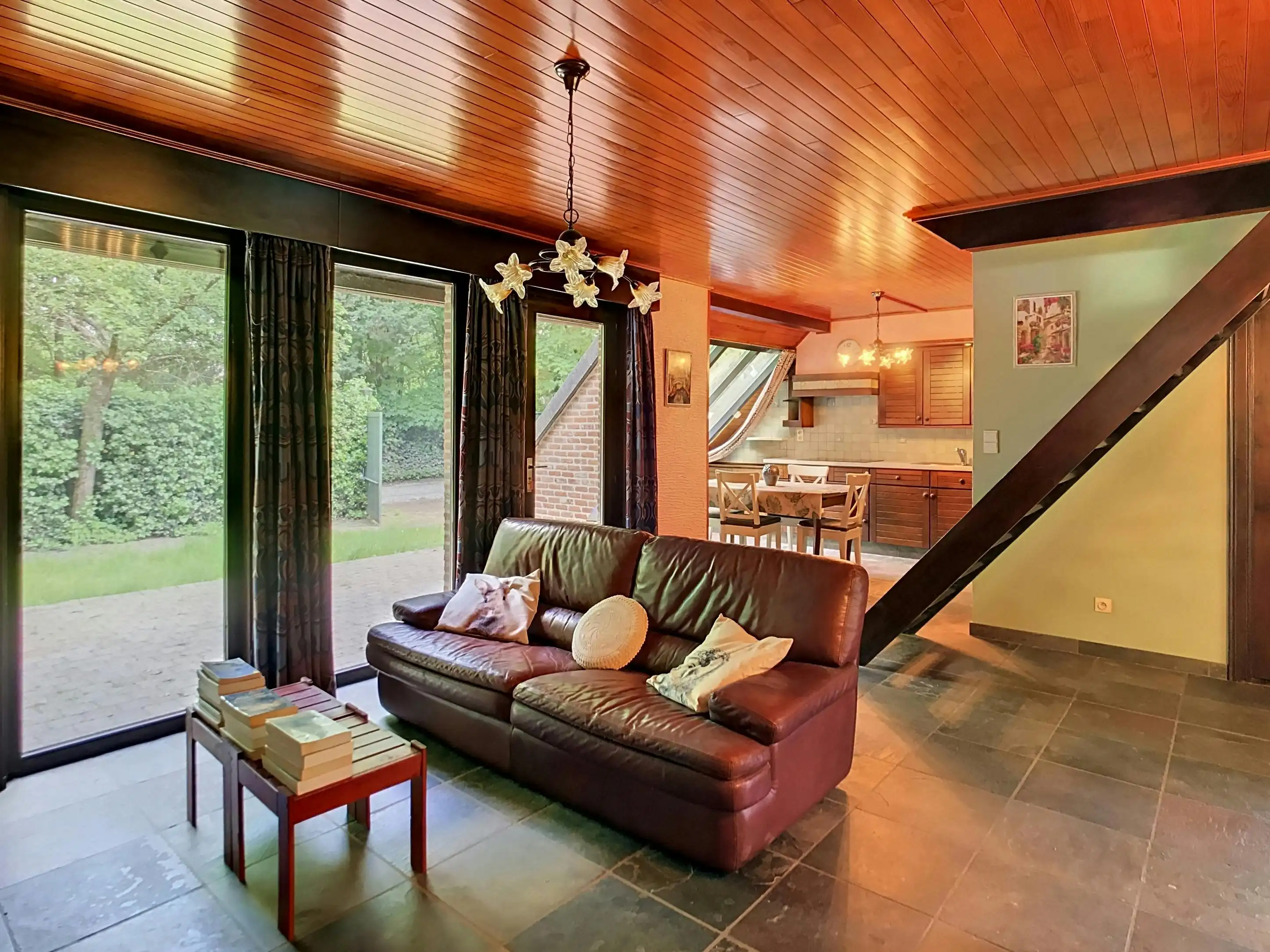 Ruime vakantiewoning op groot open perceel in bosrijk gebied foto 12