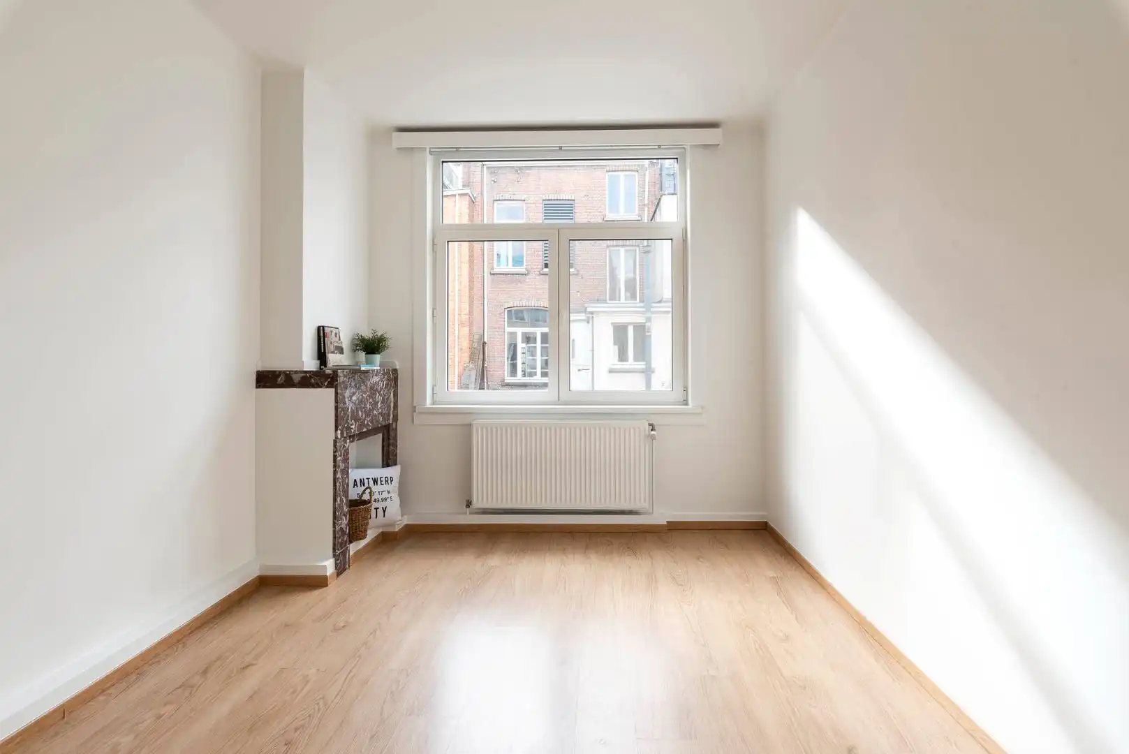 Ruim en charmant 2 slaapkamer appartement in het hartje van de stad.  foto 4