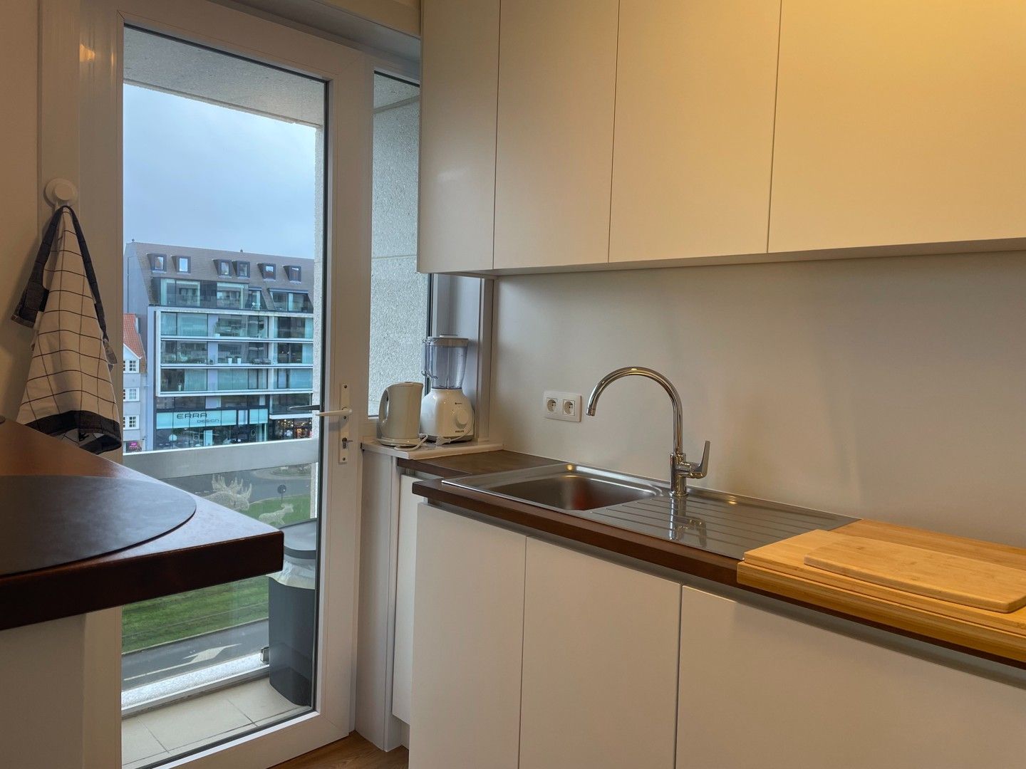 Modern appartement aan de zonnekant gelegen met open zicht foto 10