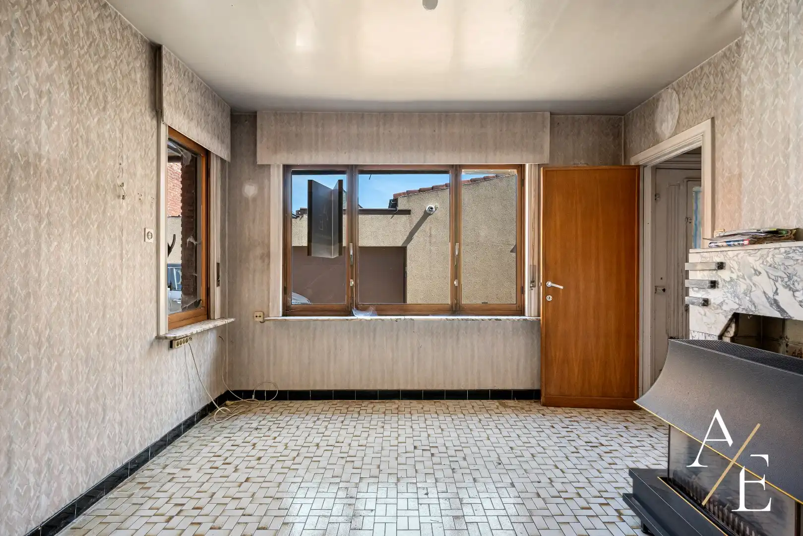 SCHELLEBELLE - Te renoveren woning met potentieel! foto 3