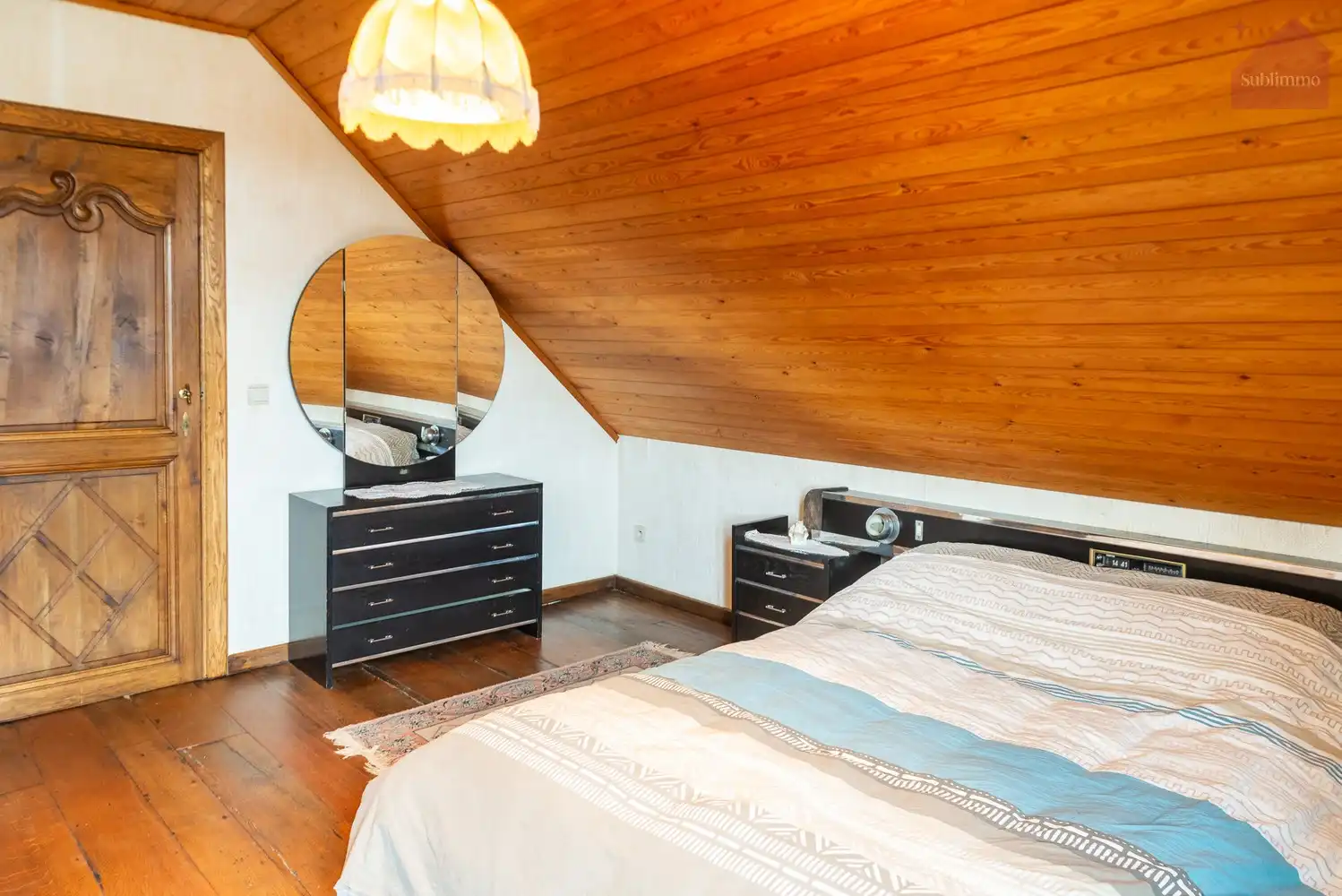 Ruime gezinswoning met 6 slaapkamers op een uitzonderlijk groot perceel van 21a 73ca foto 21