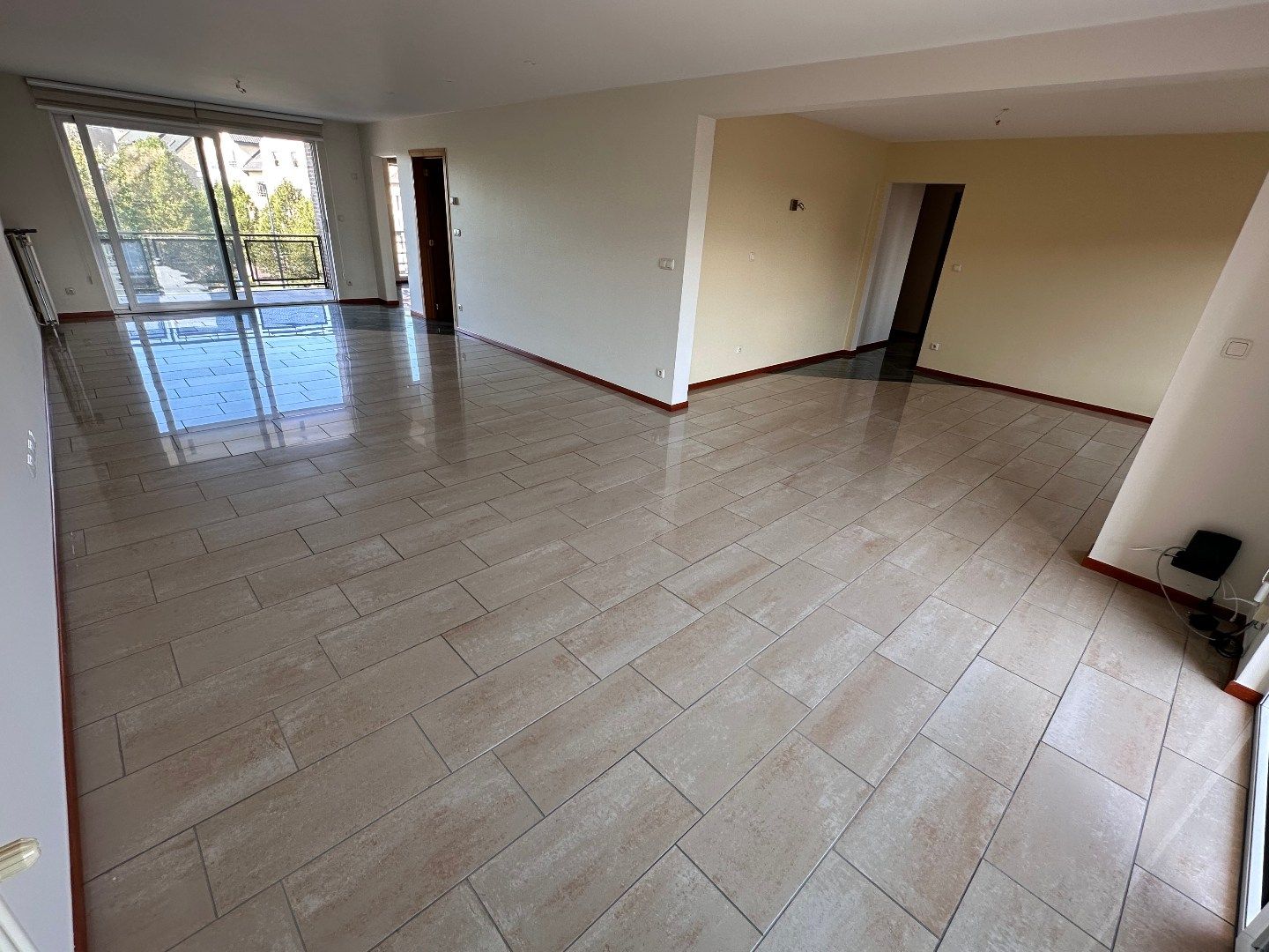 APPARTEMENT VAN 165m² MET 2 SLAAPKAMERS, 2 TERRASSEN en GESLOTEN GARAGE IN LANAKEN CENTRUM !  foto 8
