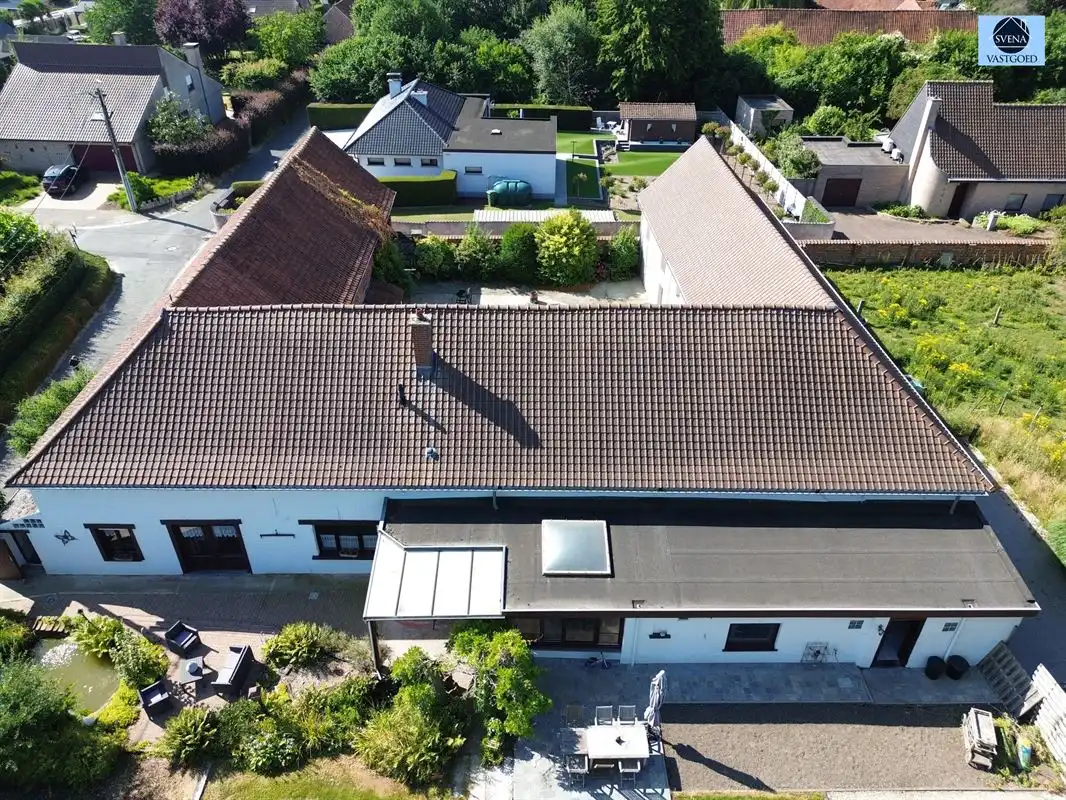 AUTHENTIEKE HOEVE WAAR CHARME, RUST EN RUIMTE SAMENKOMEN foto 4