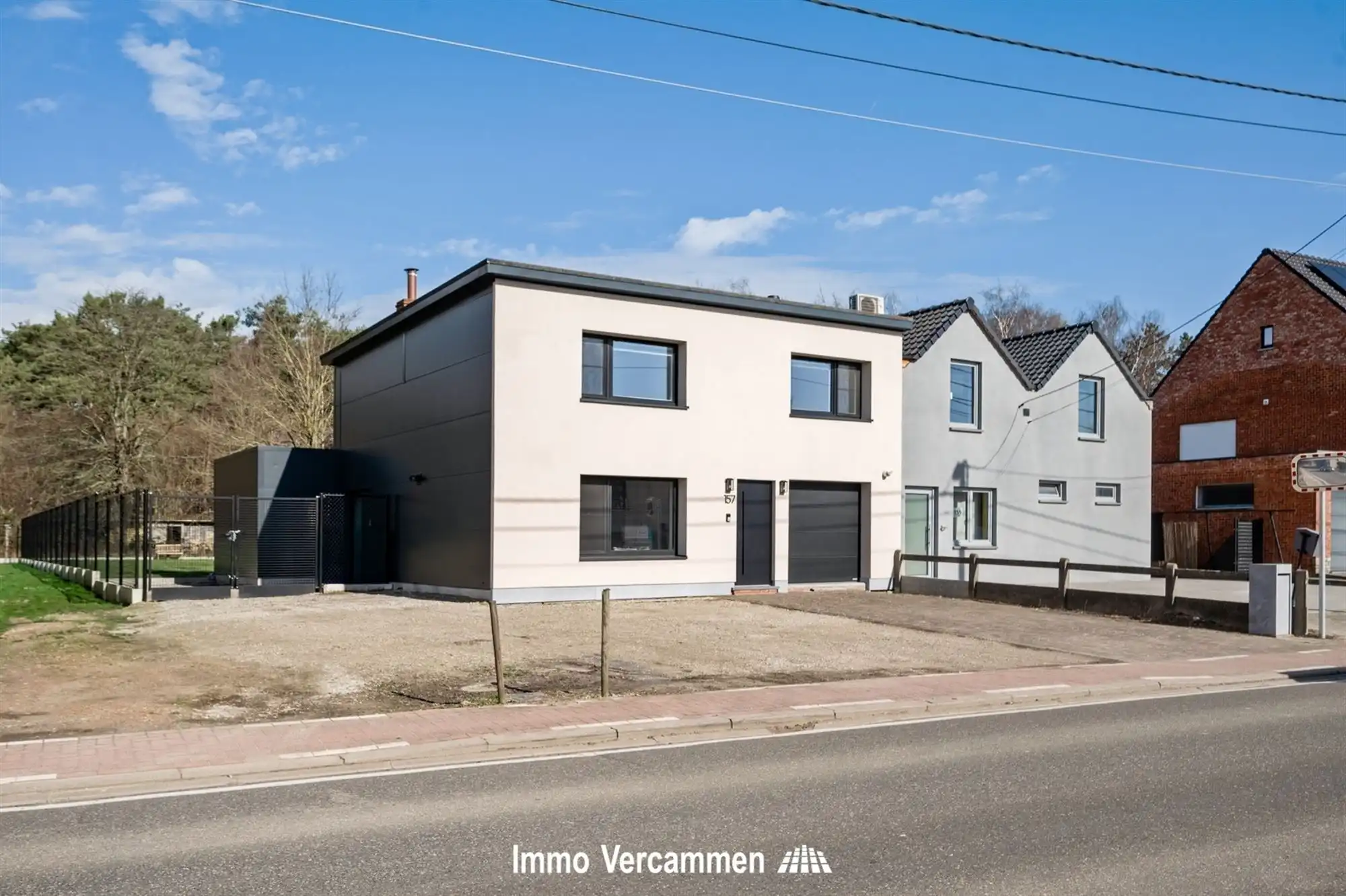 Hedendaagse en energiezuinige gezinswoning met 3 slaapkamers en ruime tuin in Tremelo foto {{pictureIndex}}