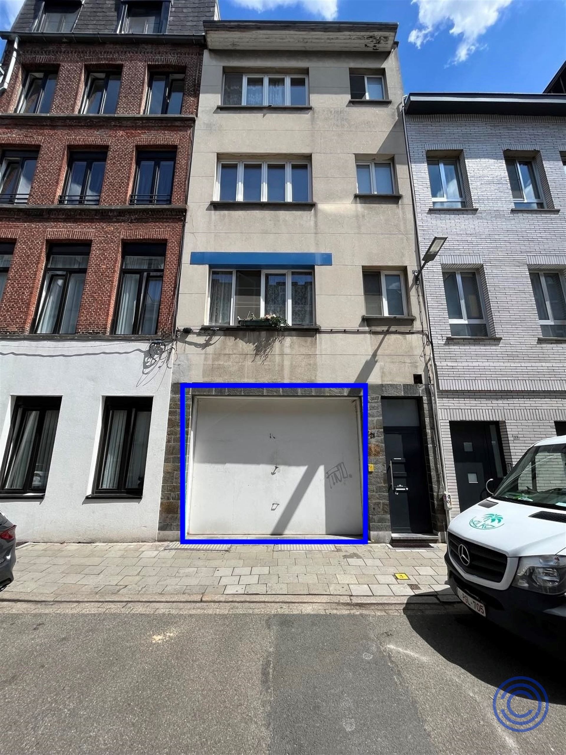 Parking: Binnenstaanplaats foto {{pictureIndex}}