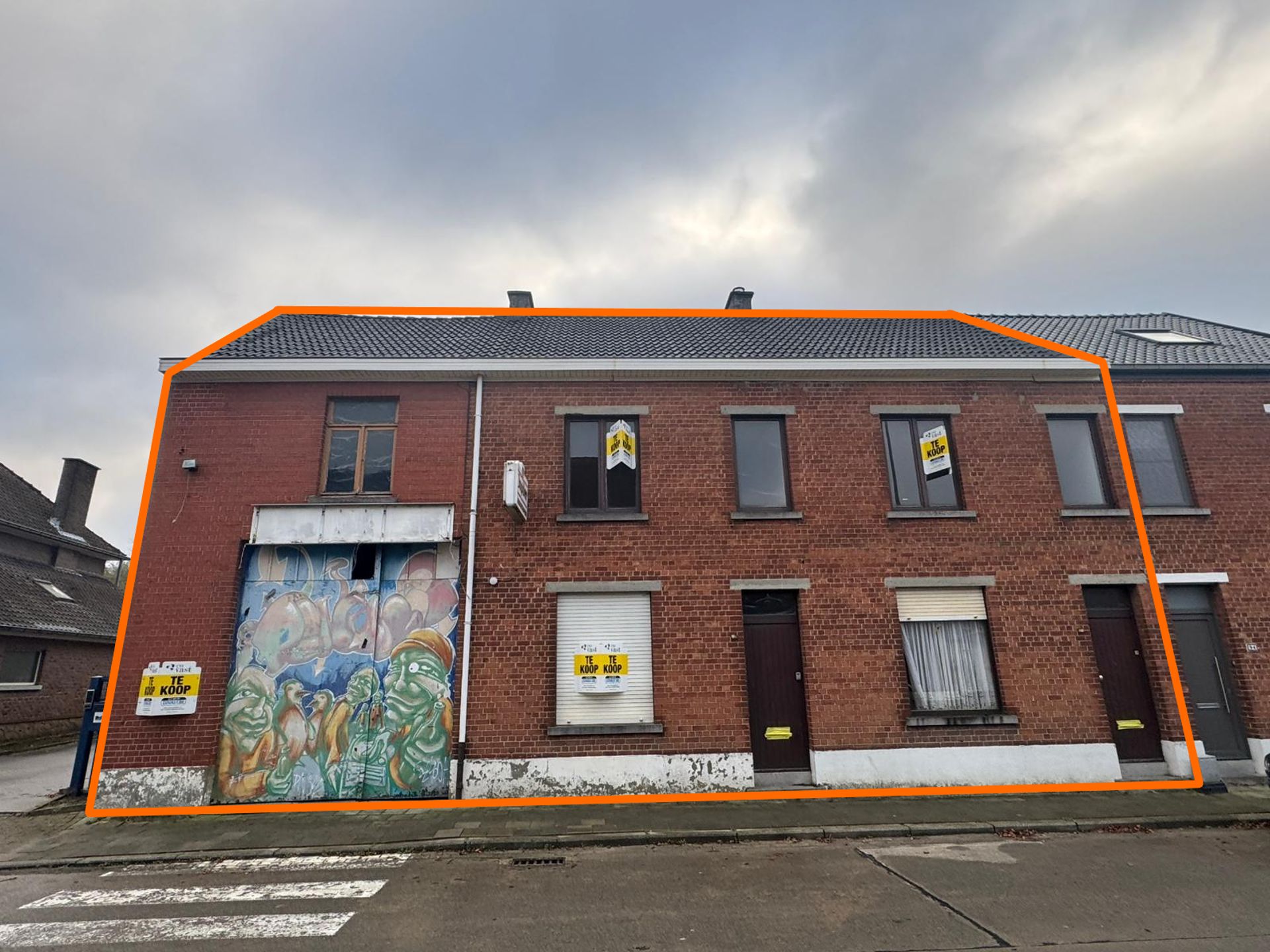 Hoofdfoto van de publicatie: Veelzijdige site met twee panden en tal van mogelijkheden