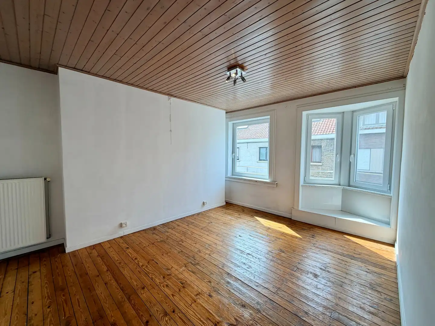 Instapklare woning in het centrum van Roeselare! foto 9