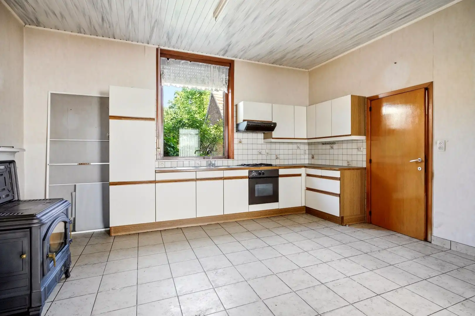 Ruime halfopen bebouwing op een perceel van 1491m² met 7 slaapkamers! foto 7