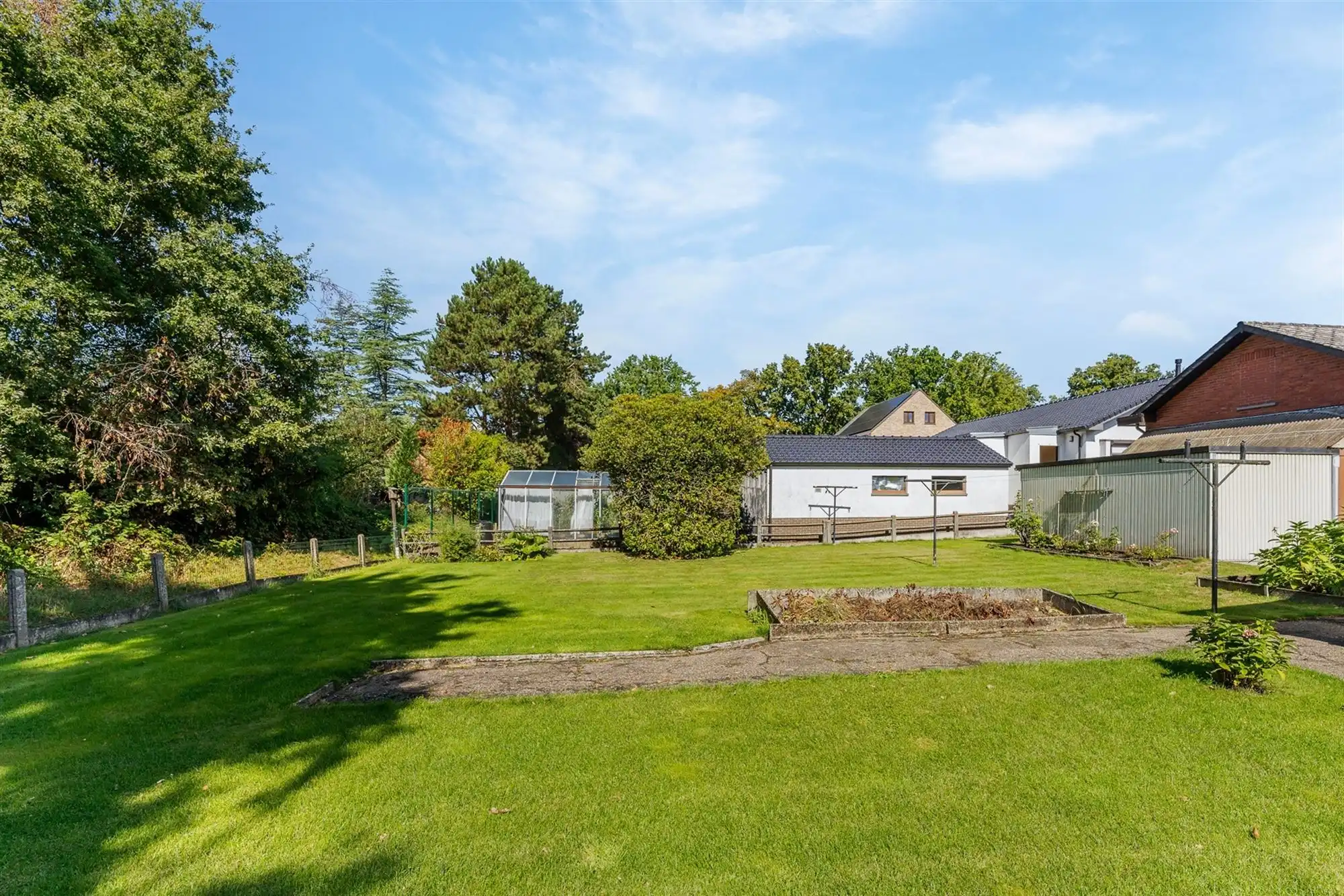 GOED ONDERHOUDEN GELIJKVLOERSE WONING MET 3 SLAAPKAMERS RUSTIG GELEGEN TE STAL foto 31