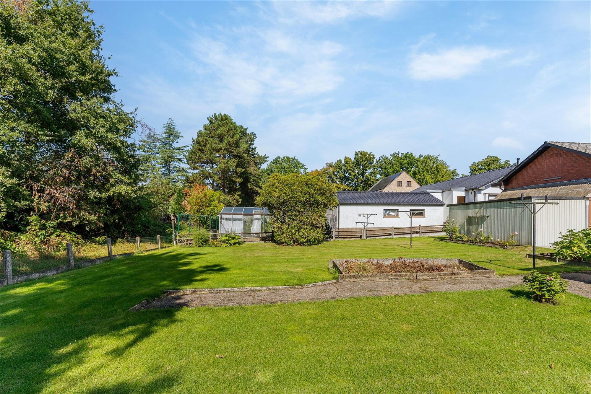 GOED ONDERHOUDEN GELIJKVLOERSE WONING MET 3 SLAAPKAMERS RUSTIG GELEGEN TE STAL foto 31