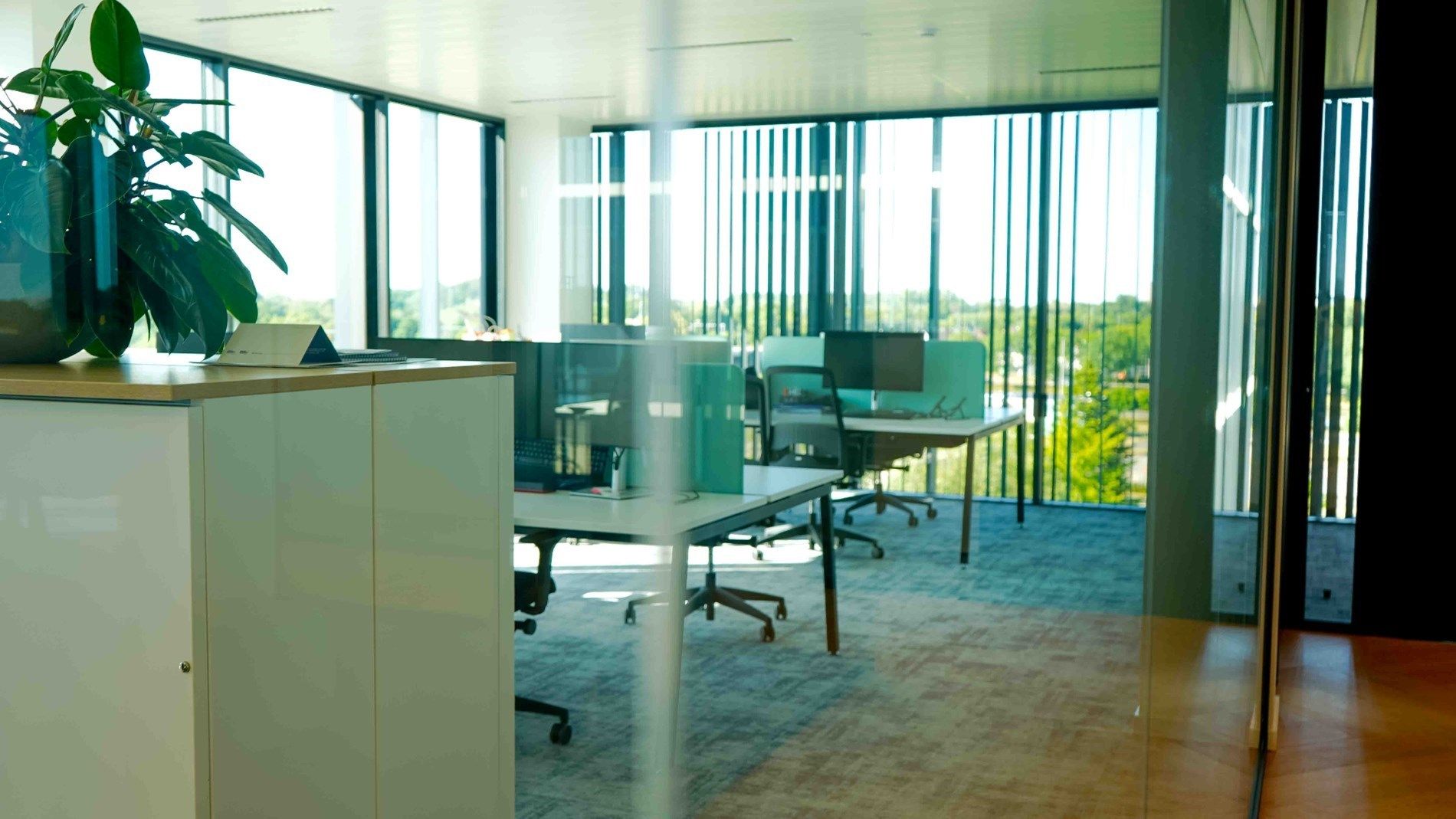 Full-service kantoren in prestigieus kantoorgebouw Pulse aan The Loop  foto 7