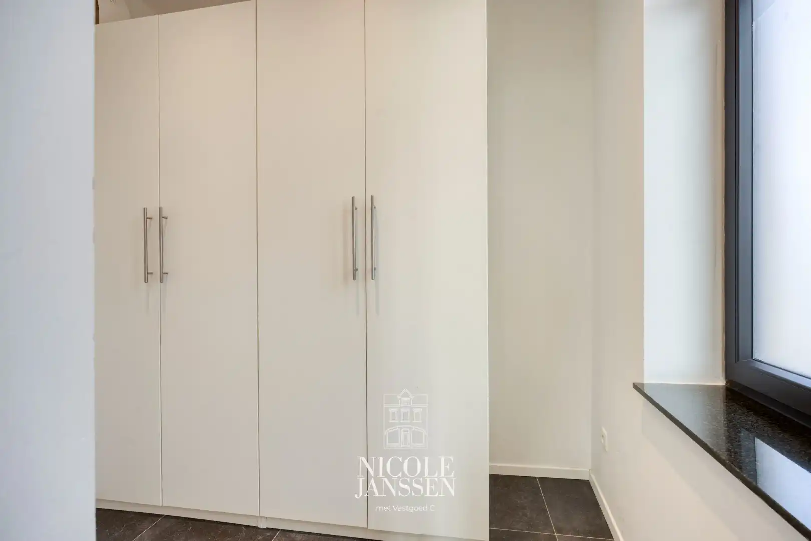 Handelspand met bovenwoning foto 31