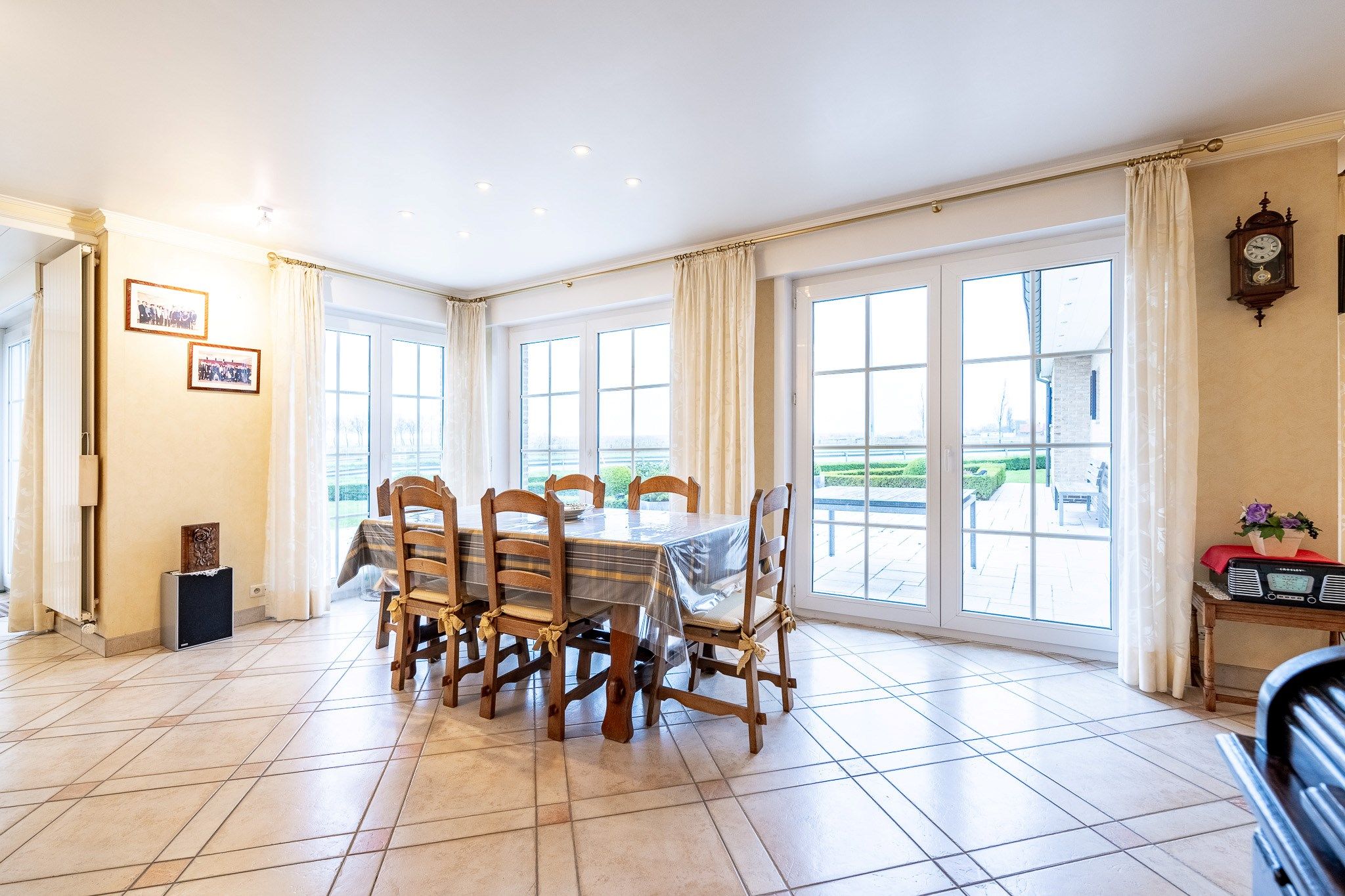 Instapklare en alleenstaande villa op 970 m² te Knokke-Heist. foto 8