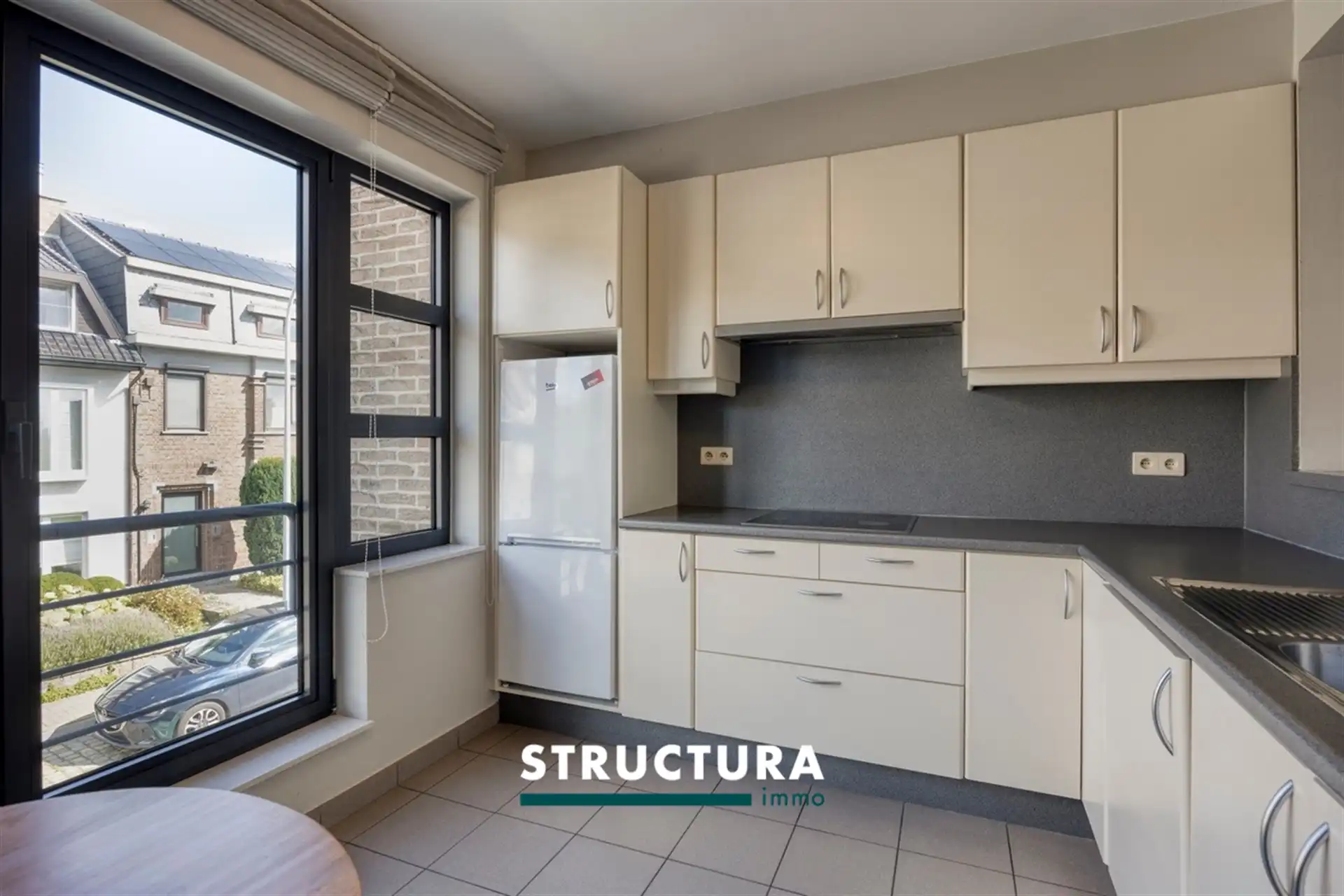Instapklaar appartement in hartje Brussegem foto 11