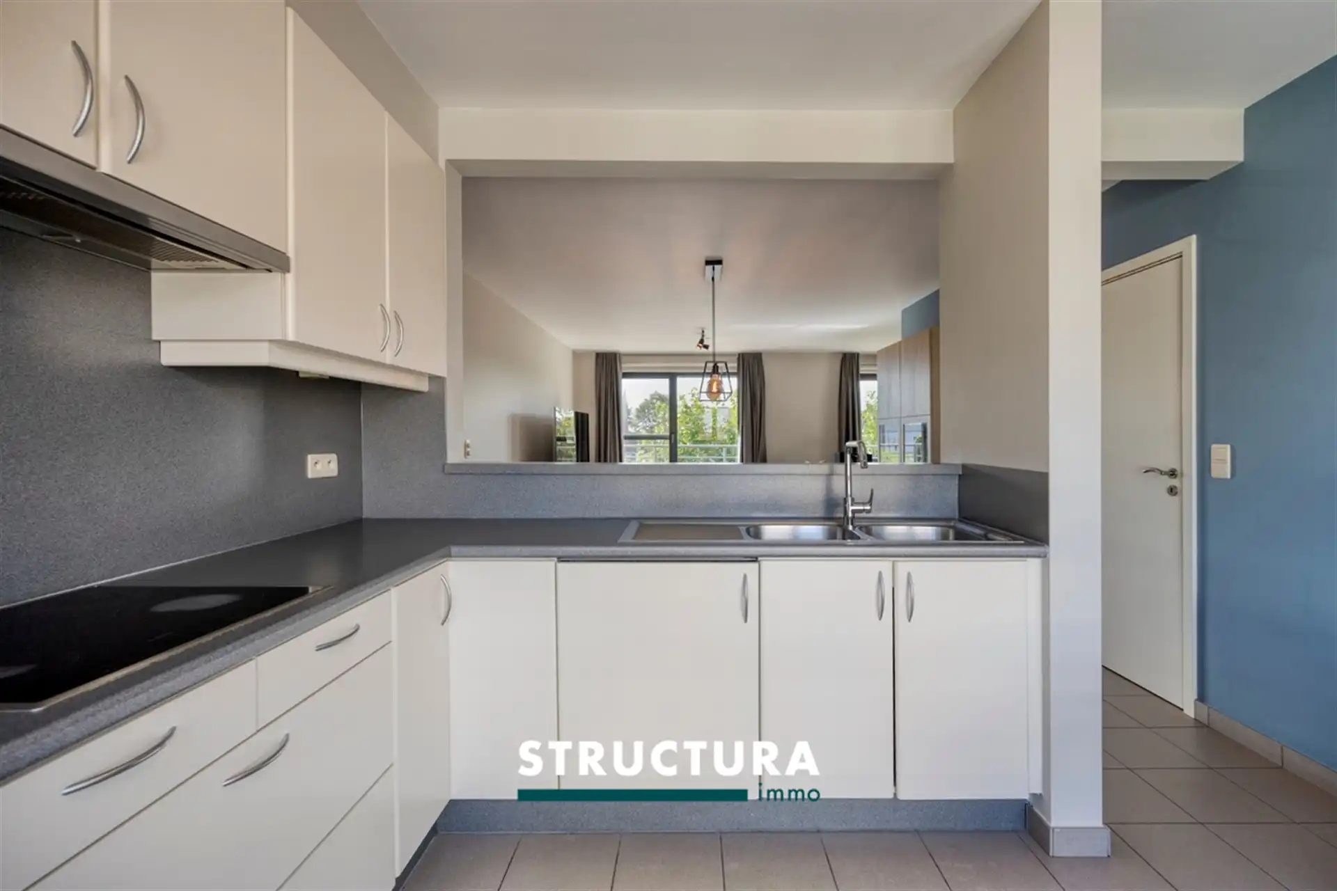 Instapklaar appartement in hartje Brussegem foto 11