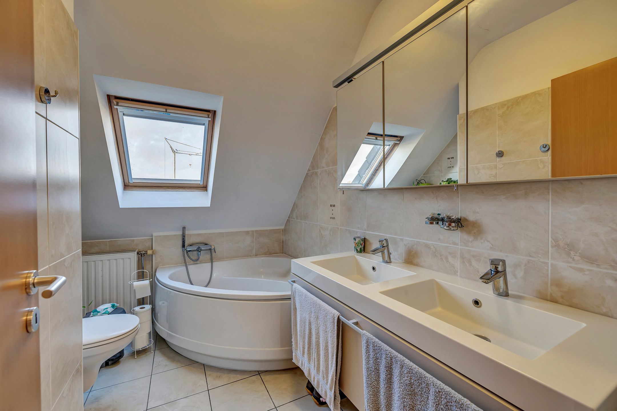 3-slaapkamer appartement te Meerbeke met terras en garage foto 13