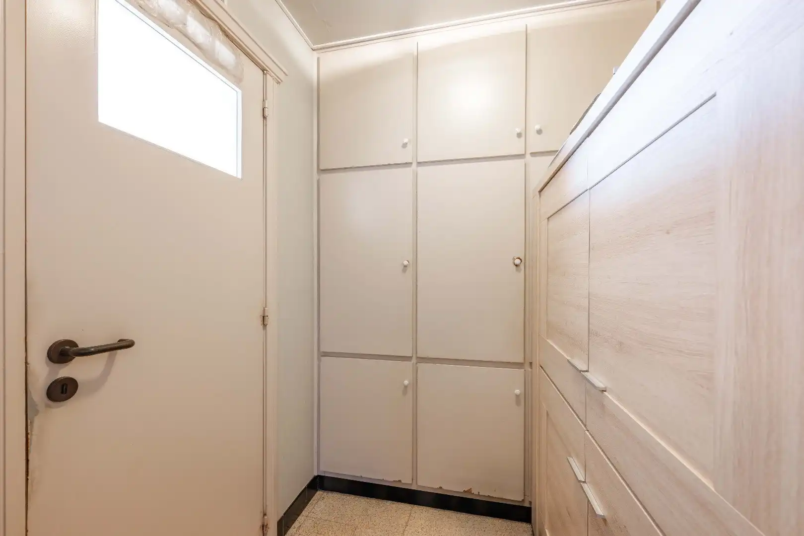 RUSTIG GELEGEN WONING MET POTENTIEEL TE IEPER  foto 8