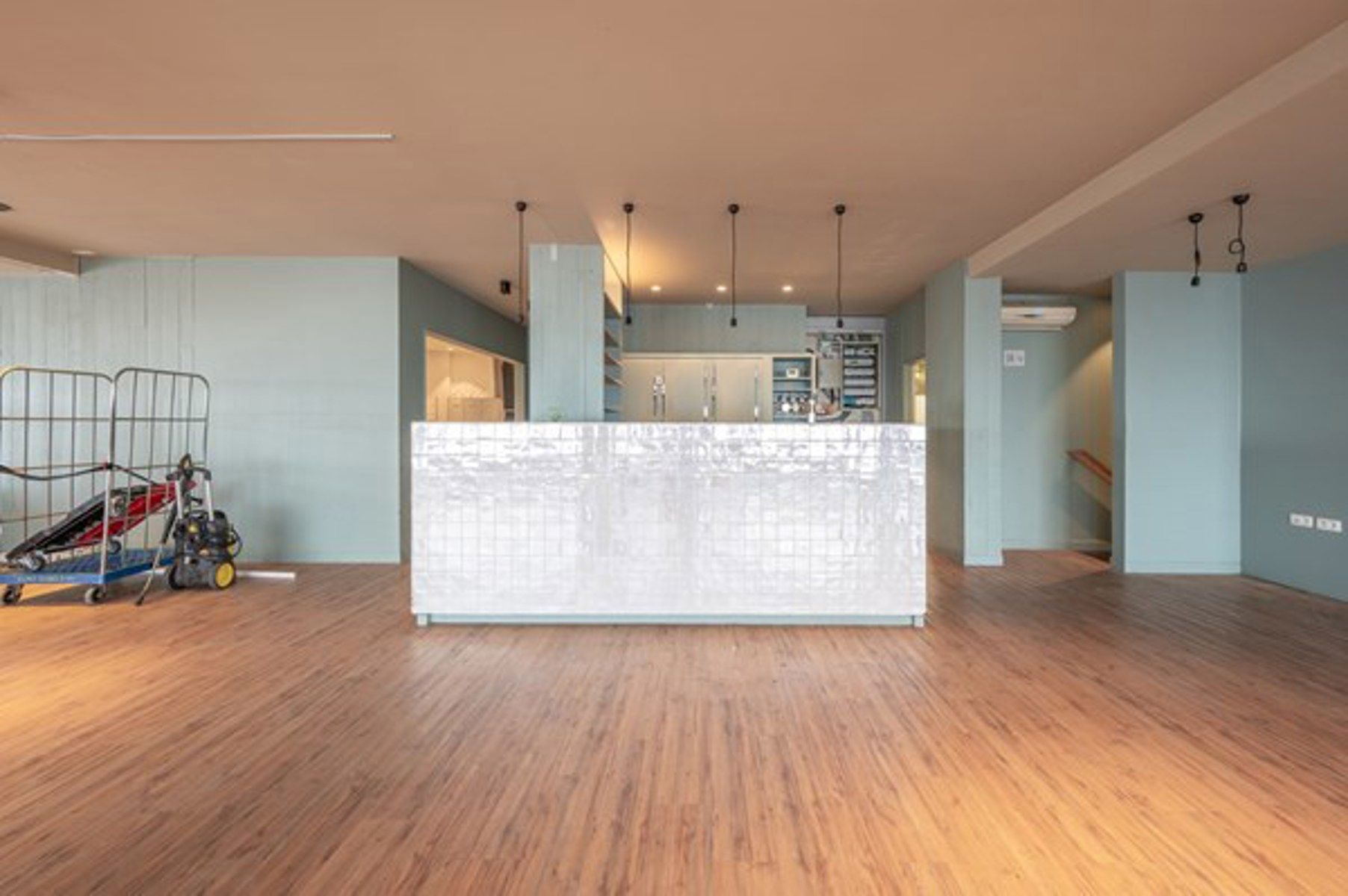 Horeca pand gelegen op een top locatie, op de hoek van de Zeedijk-Knokke en het Lichttorenplein! foto 3