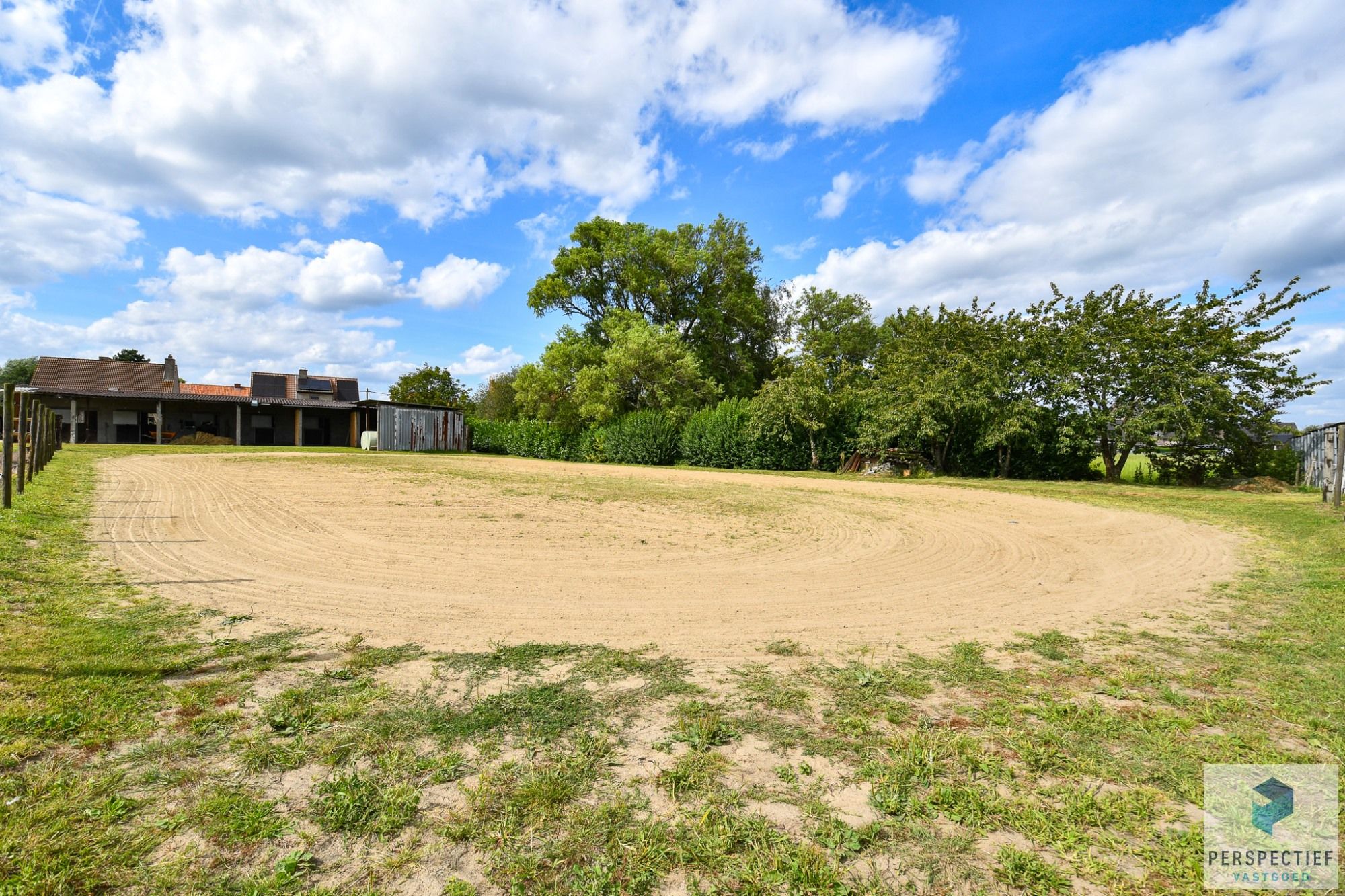 IDYLLISCH GELEGEN WONING met ACHTERLIGGENDE WEIDES en PAARDENFACILITEITEN foto 37