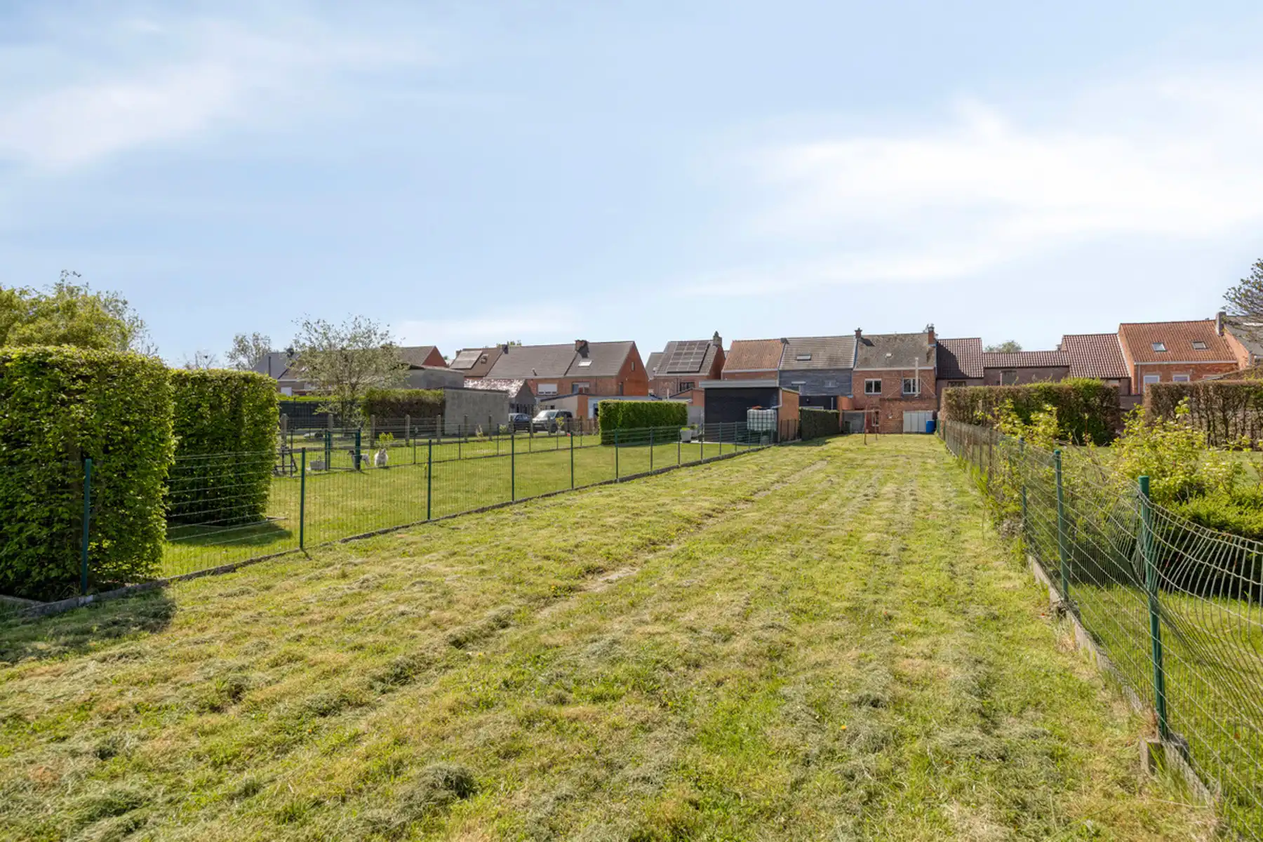 IN OPTIE - Solide te renoveren burgerwoning mét doorgang in Opstal foto 28