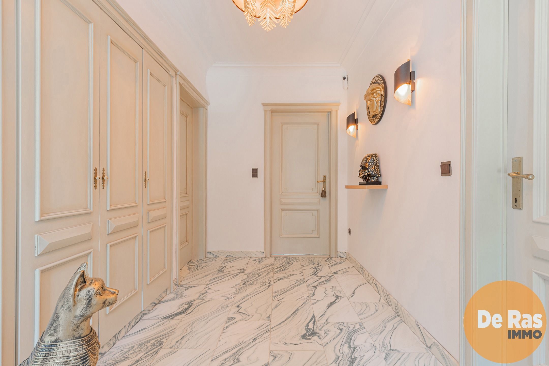 BURST – Ruime bungalow met zwembad en aparte woonruimte foto 3