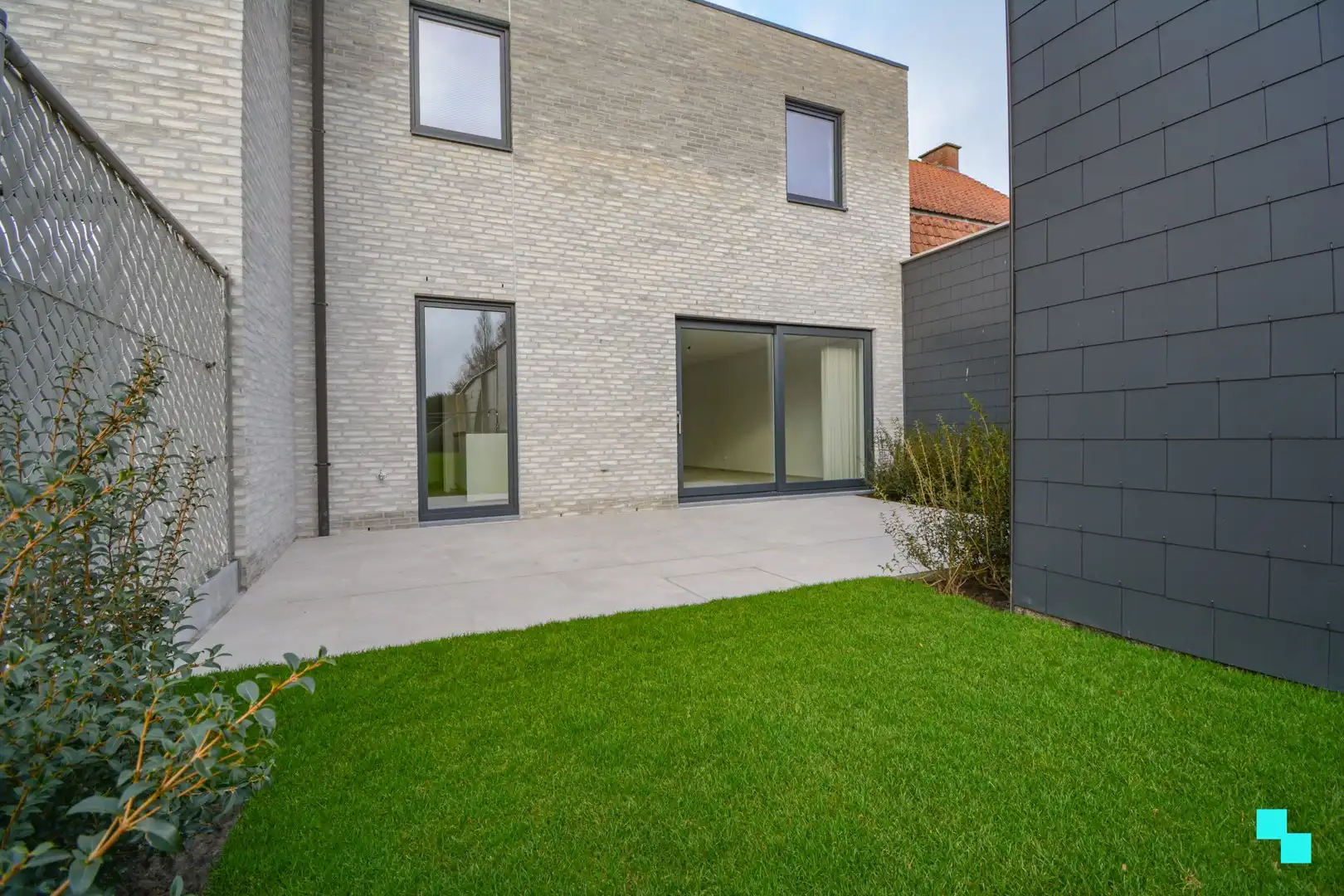 Volledig afgewerkte nieuwbouwwoning met carport te Sleihage foto 21