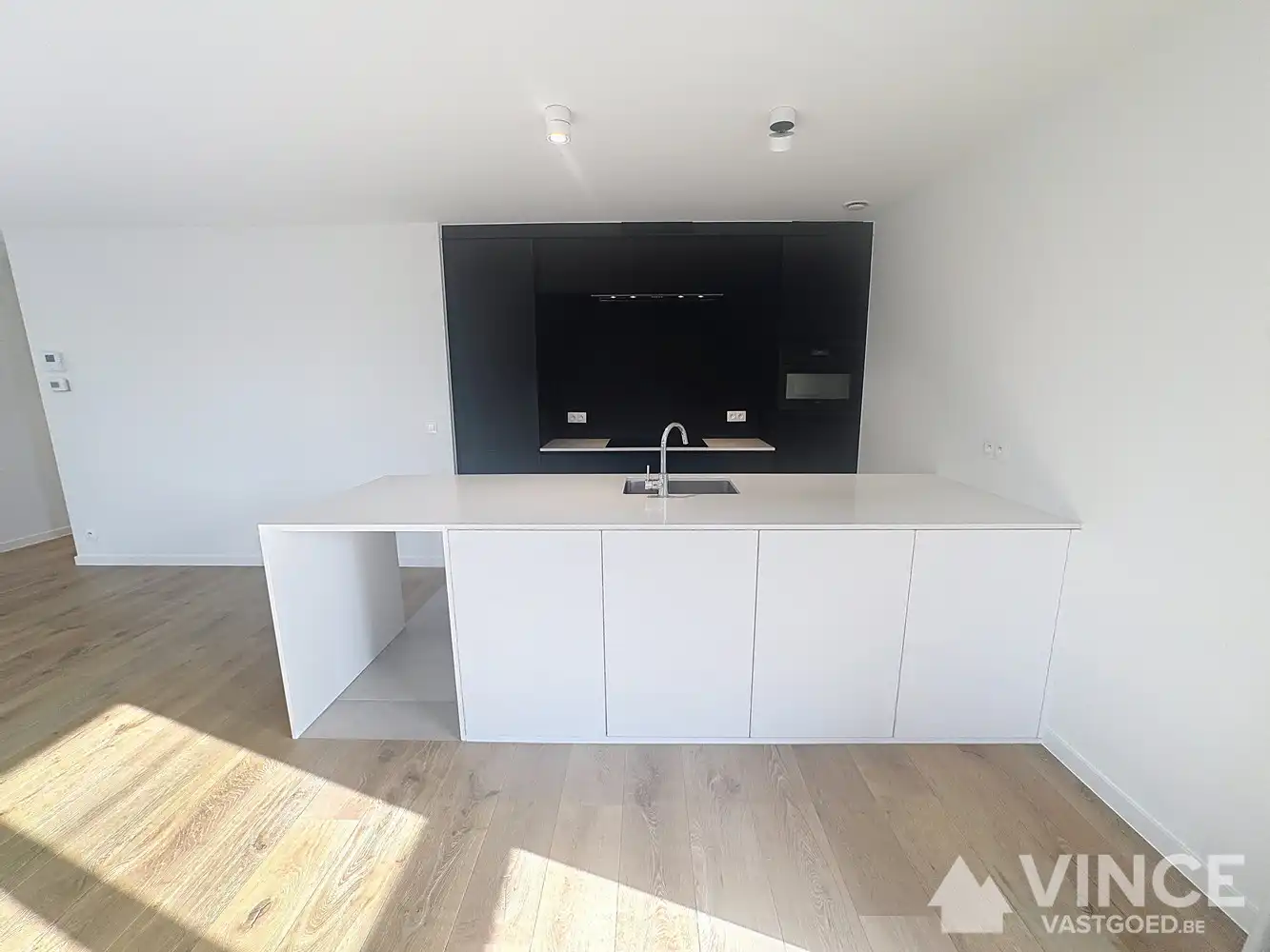 Modern appartement te huur met mooi uitzicht en veel lichtinval foto 2