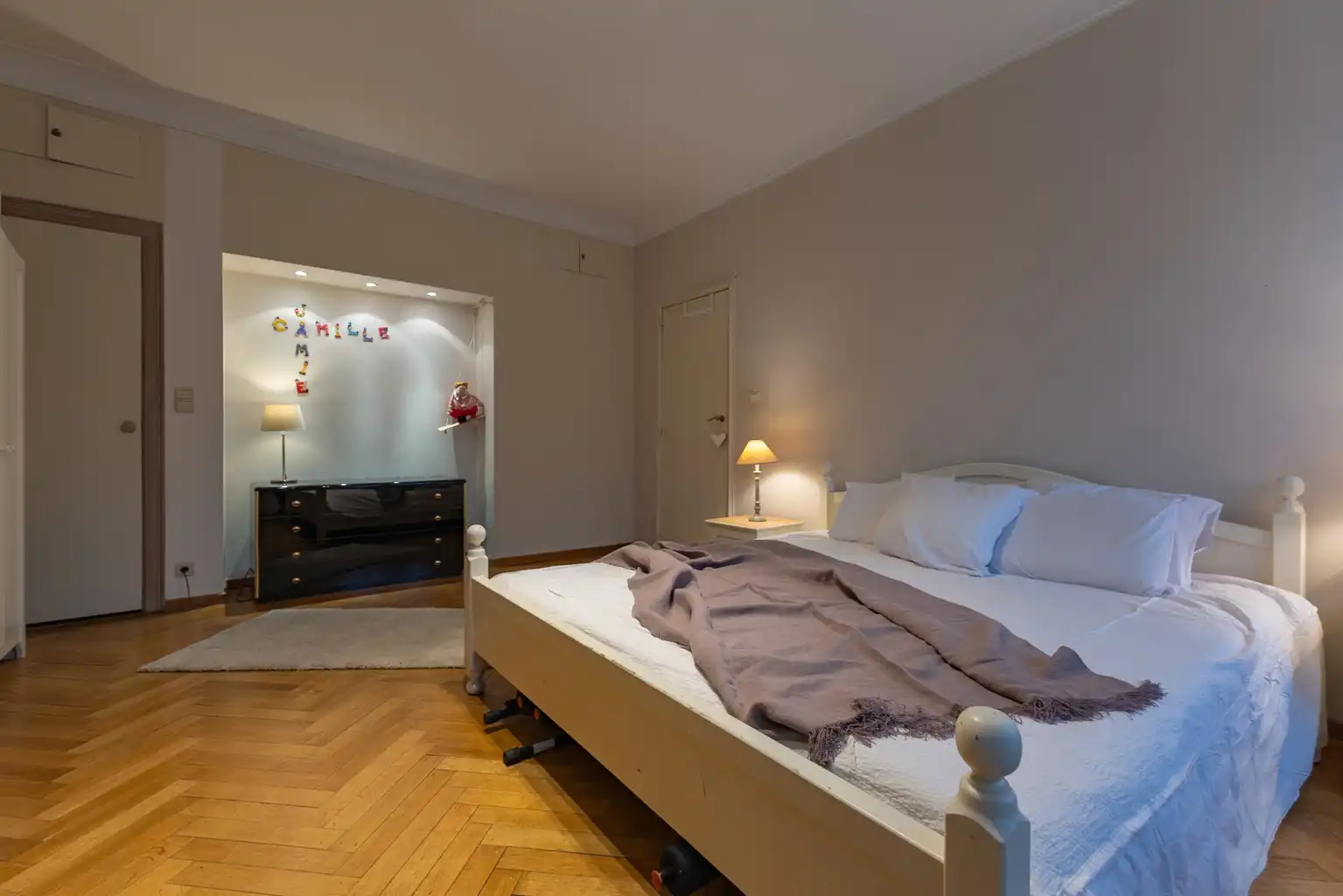 Karaktervolle woning met 4 slpks, garage, bijgebouw en tuin foto 14