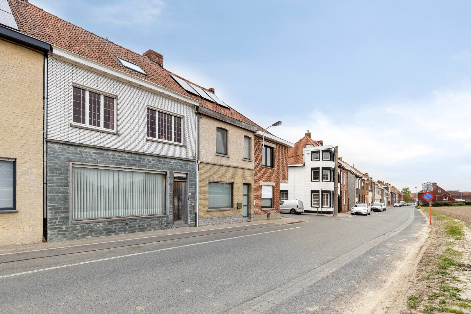Hoofdfoto van de publicatie: Kraaknette, ruime woning met dubbele garage!