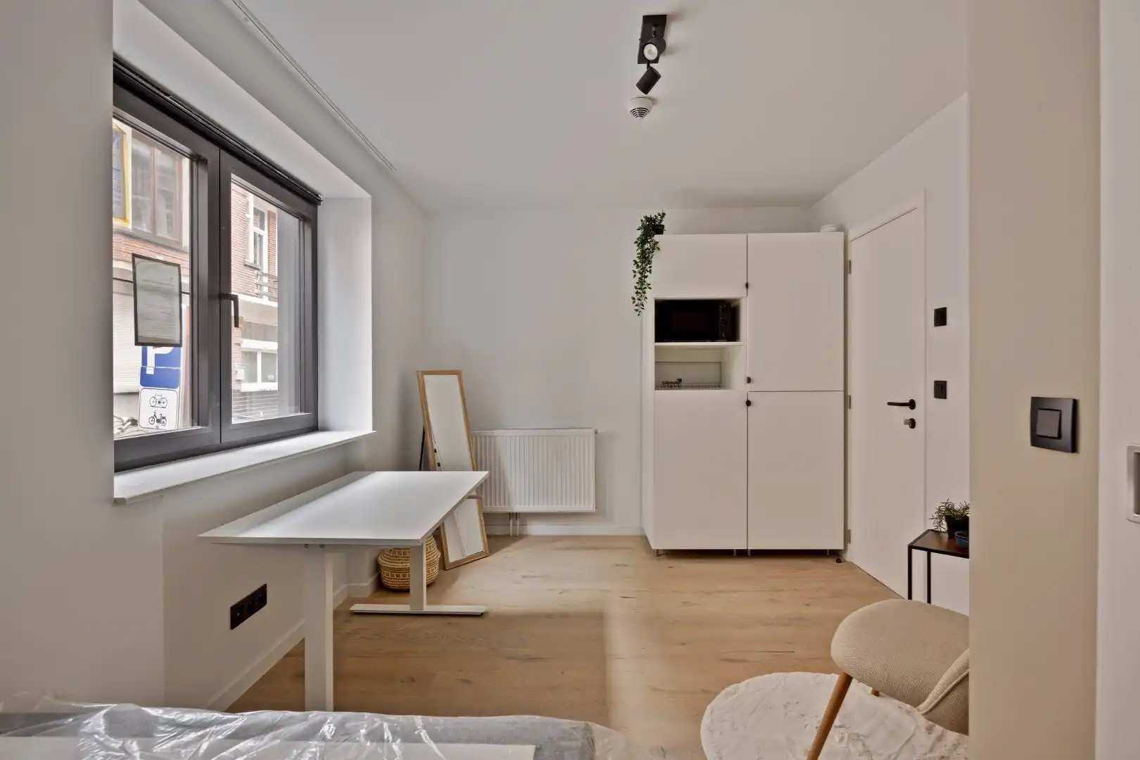 Volledig gerenoveerde en gemeubelde studentenkamers met privé-sanitair.  foto 10