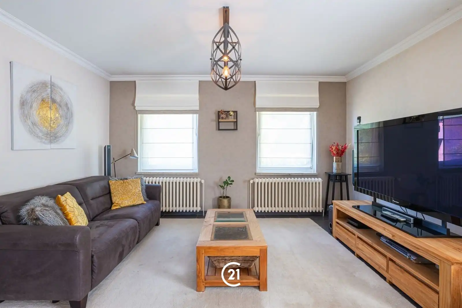Gemeubelde en instapklare villa met tuin op toplocatie foto 6