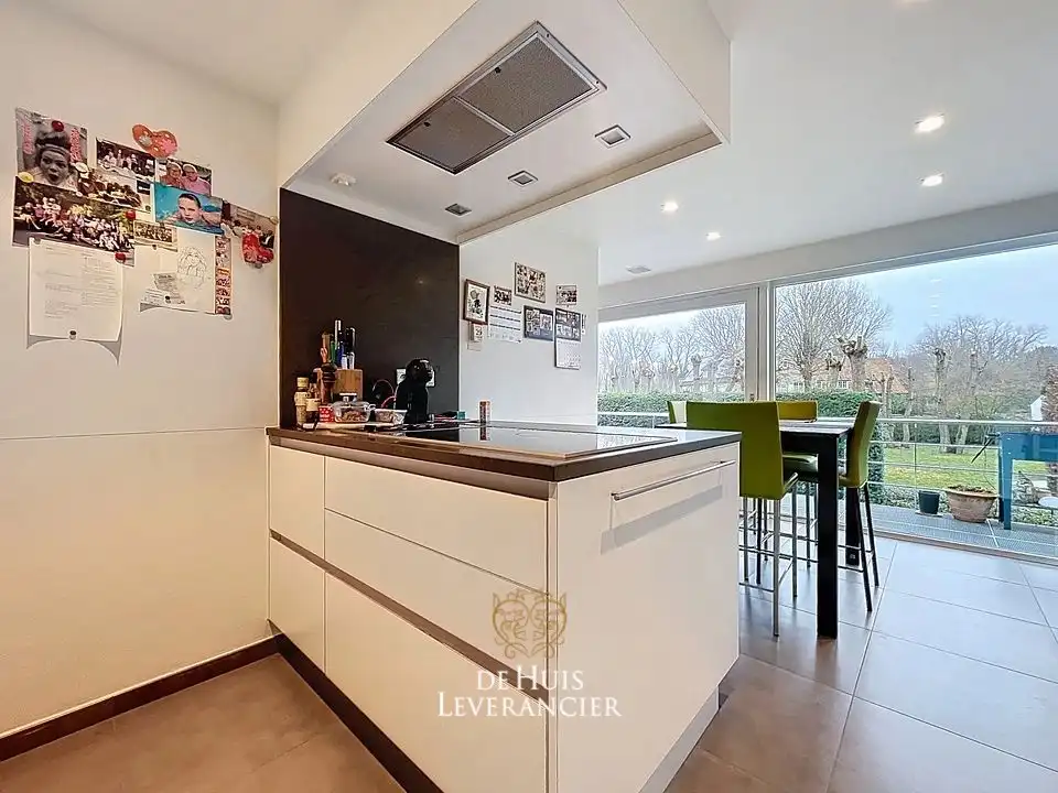 Elegante laagbouwvilla waar discrete rust, moderne uitstraling en standing versmelten in het 'Zoute' van Sint-Idesbald te koop foto 27