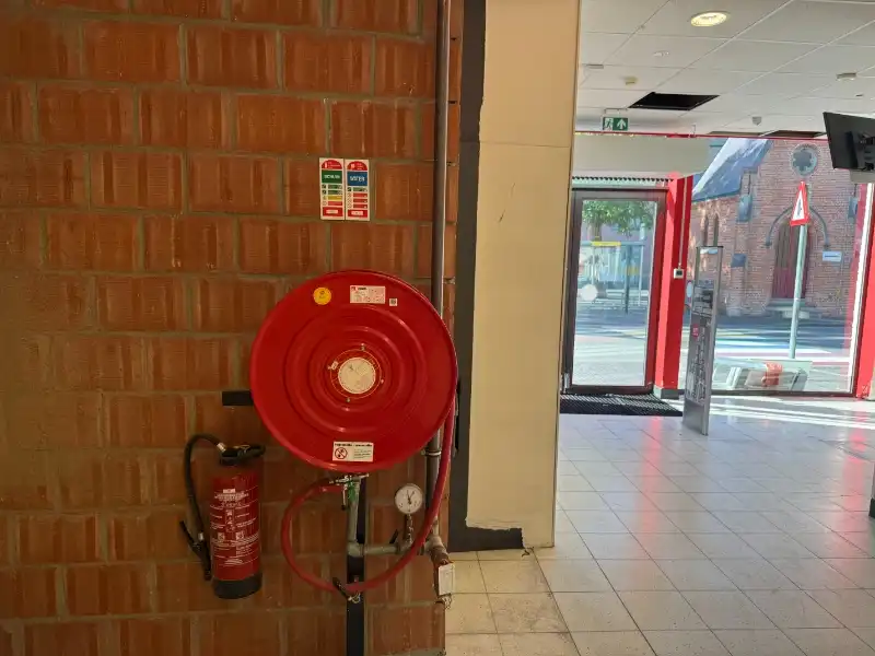Handelsruimte te huur van 319 m² foto 12