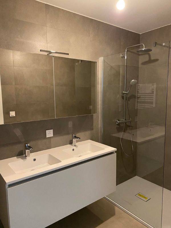 Recent appartement met 2 slaapkamers in centrum. foto 9
