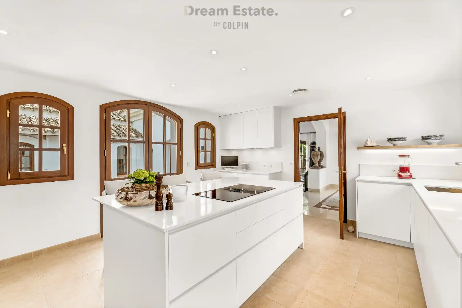 Een werkelijk prachtige Andalusische villa tegenover de golf te Benahavis regio. foto 15