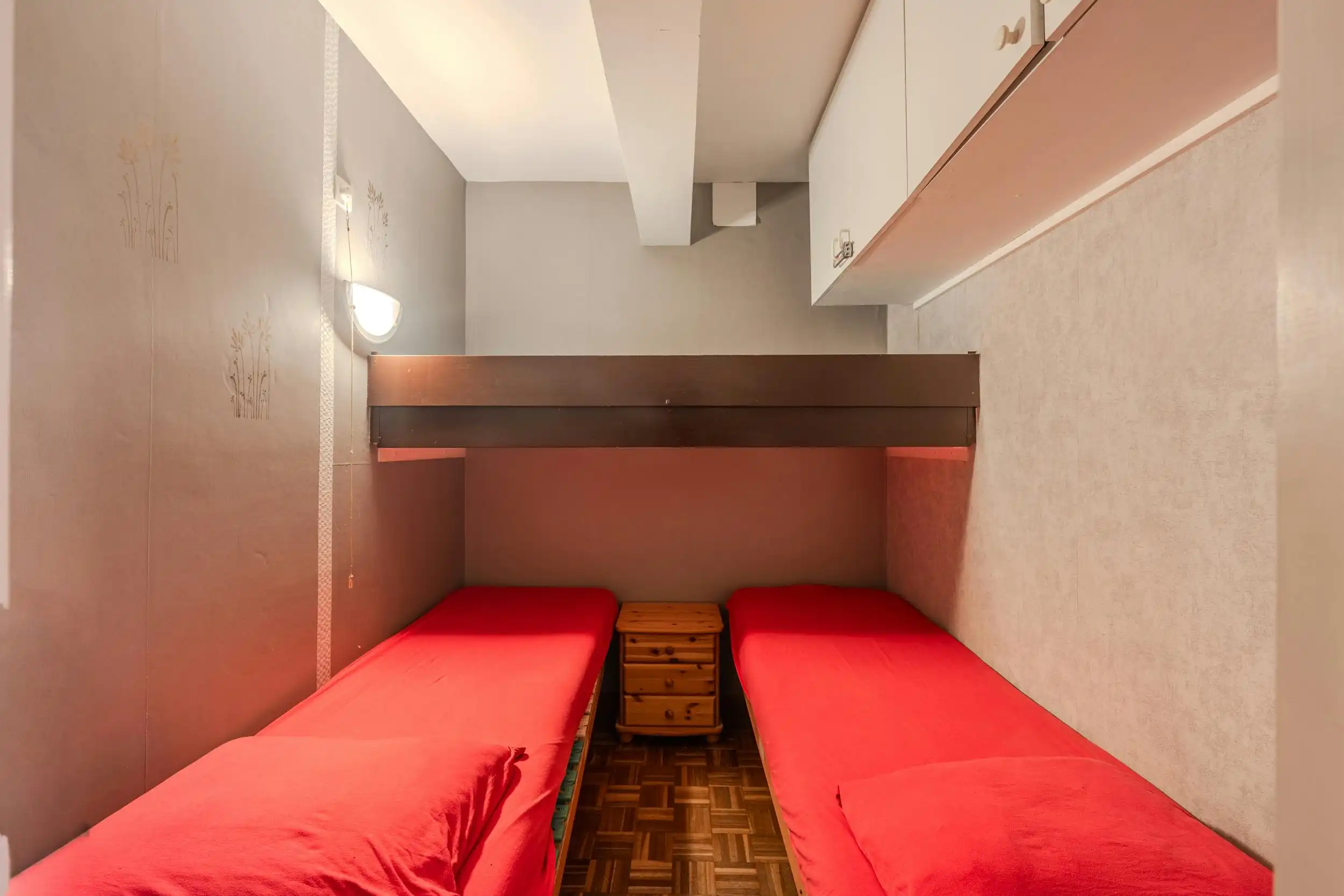 Studio met aparte slaapruimte en zijdelings zeezicht! foto 7