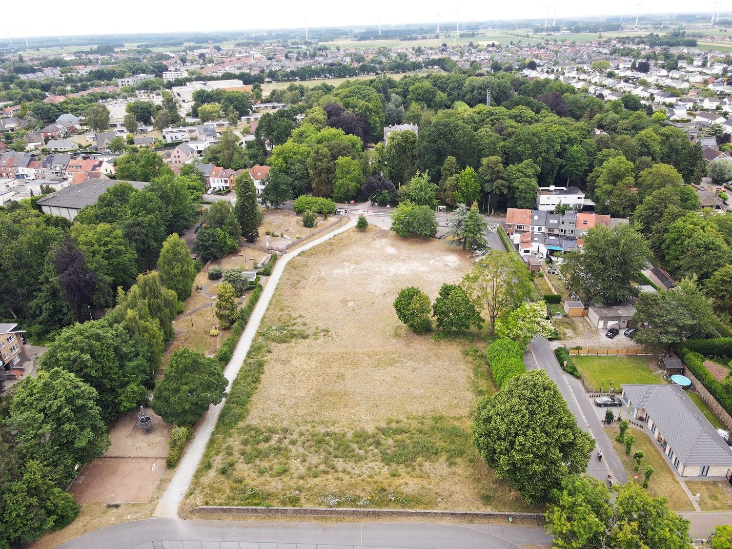 Projectgrond voor meergezinswoningen op unieke locatie aan het Heldenpark in Eeklo foto 3