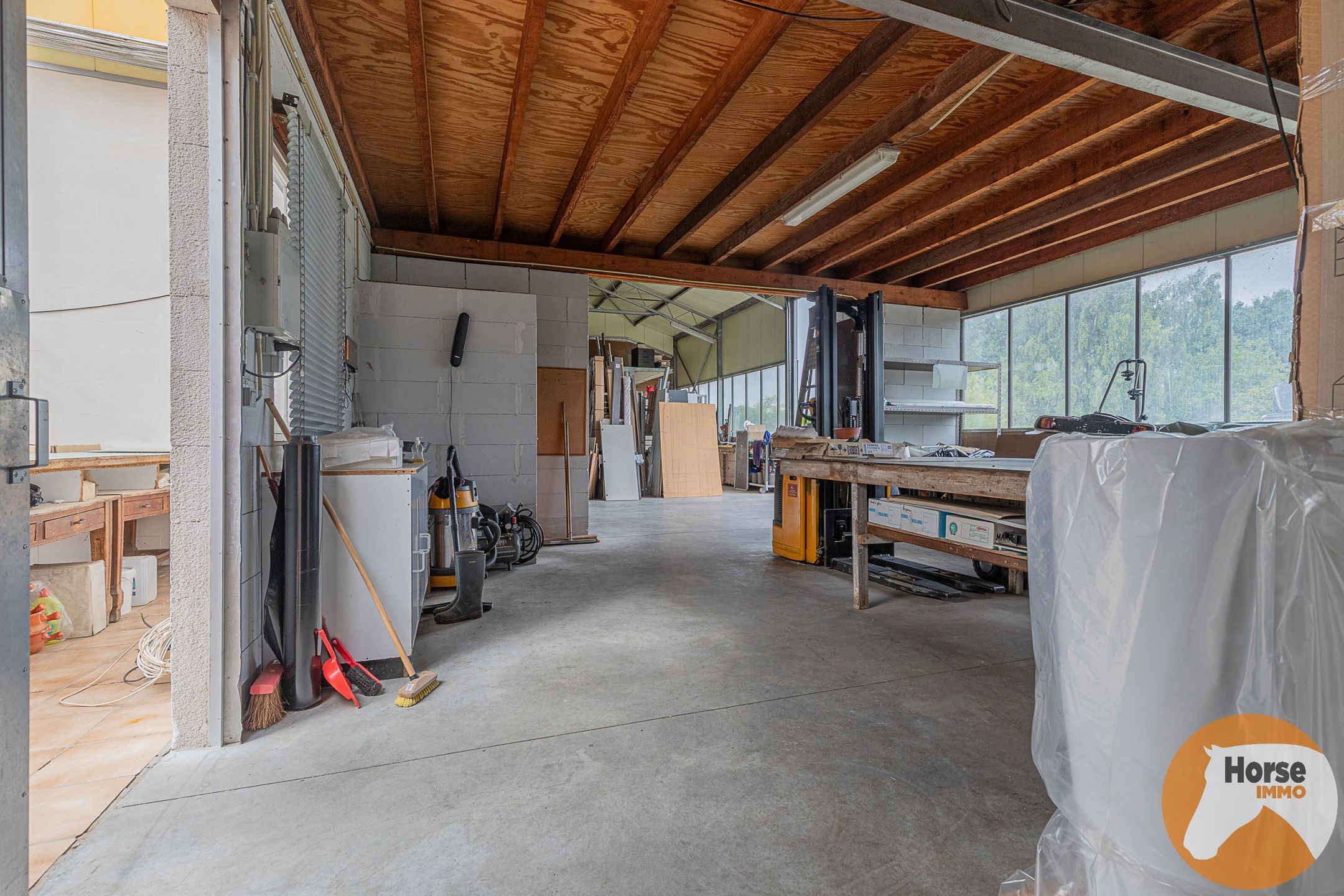 ERPE-MERE - Goed onderhouden woning met magazijn en serres foto 22