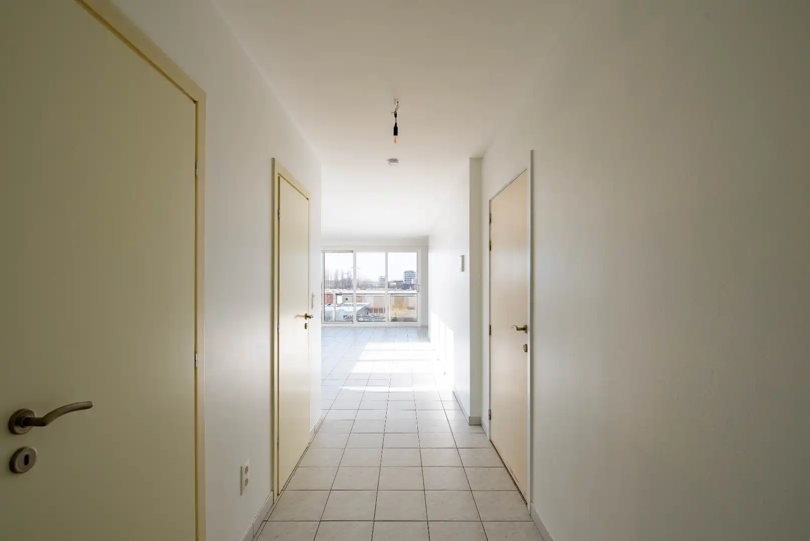 Lichtrijk appartement met mooi uitzicht, terras en garagebox foto 8