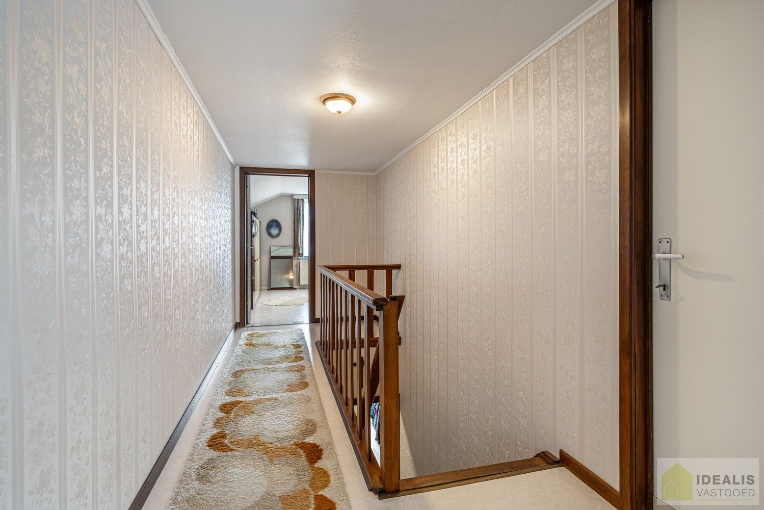 IDEALIS VASTGOED – PERFECT ONDERHOUDEN, INSTAPKLARE WONING +- 175M², MET MAAR LIEFST 4 SLAAPKAMERS, HEERLIJK LICHTRIJKE WOONKAMER EN DUBBELE GARAGE OP EEN PRACHTIG GROEN EN RUIM PERCEEL VAN 18A 43CA. foto 22