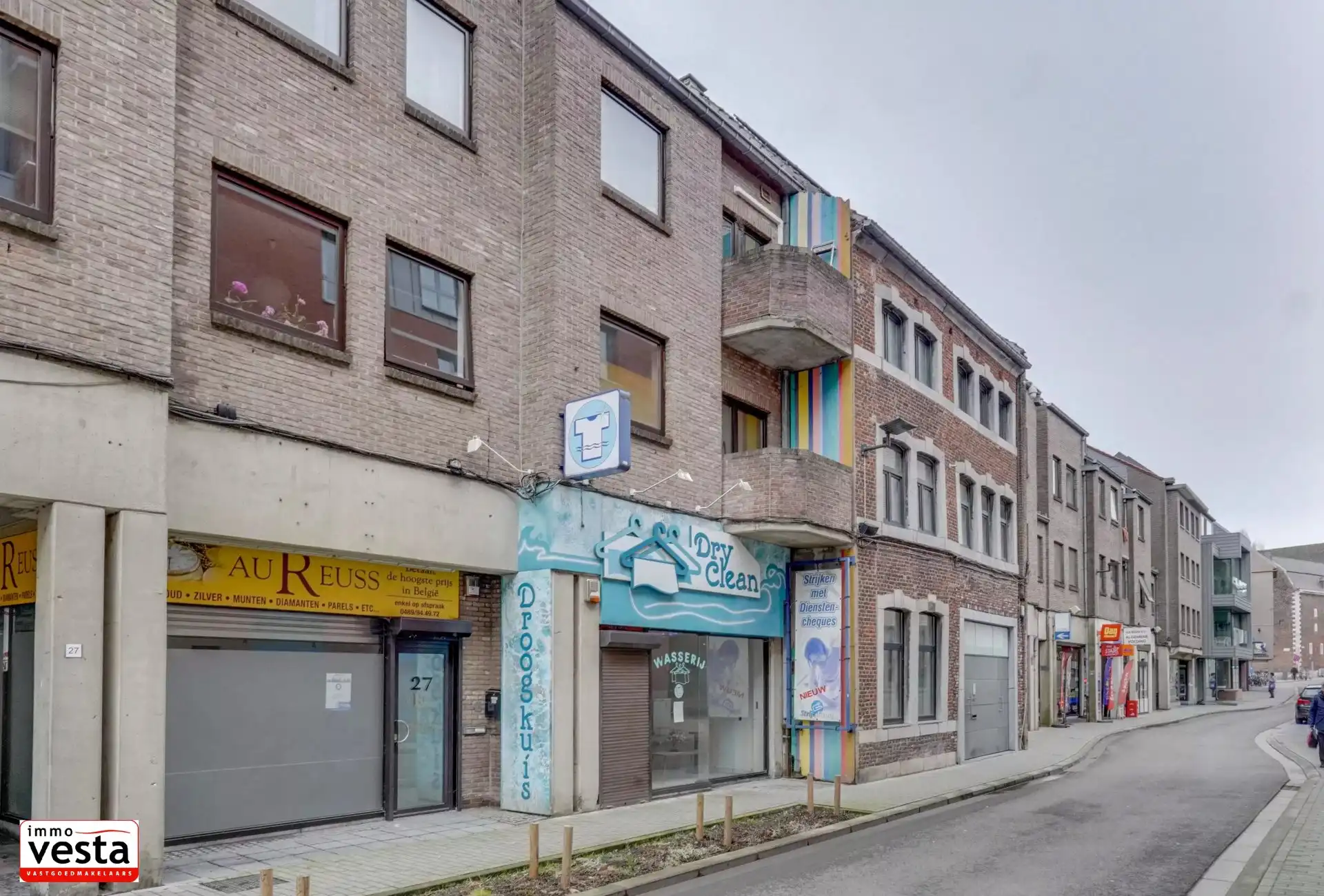 Instapklaar appartement nabij het (commercieel) centrum van de stad. foto 18