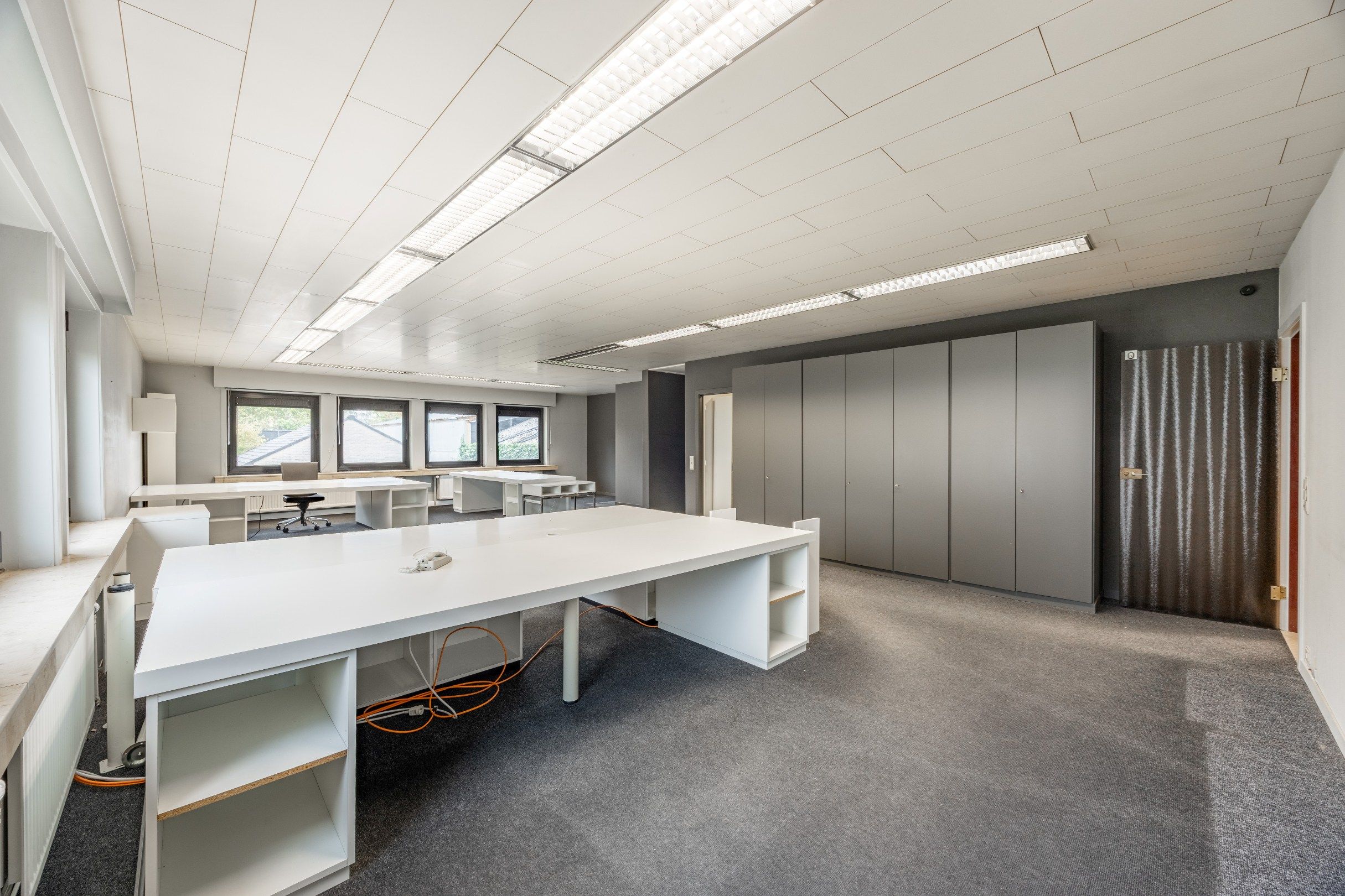 MULTIFUNCTIONELE EIGENDOM MET COMMERCIËLE LIGGING foto 16