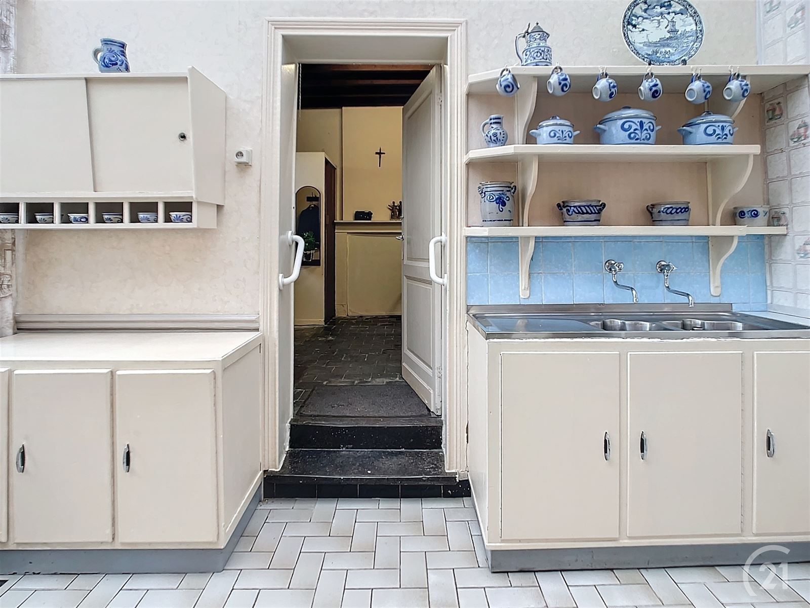 Te renoveren gezinswoning met tuin en weide op 35are40 foto 16