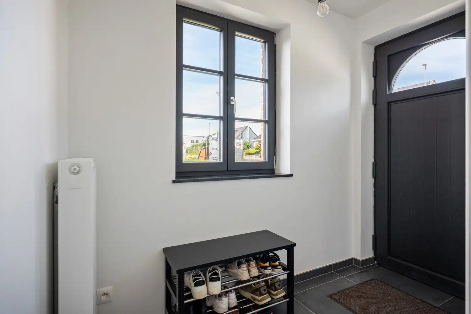 Energiezuinige villa met praktijkruimte en 4 slpkrs foto 9