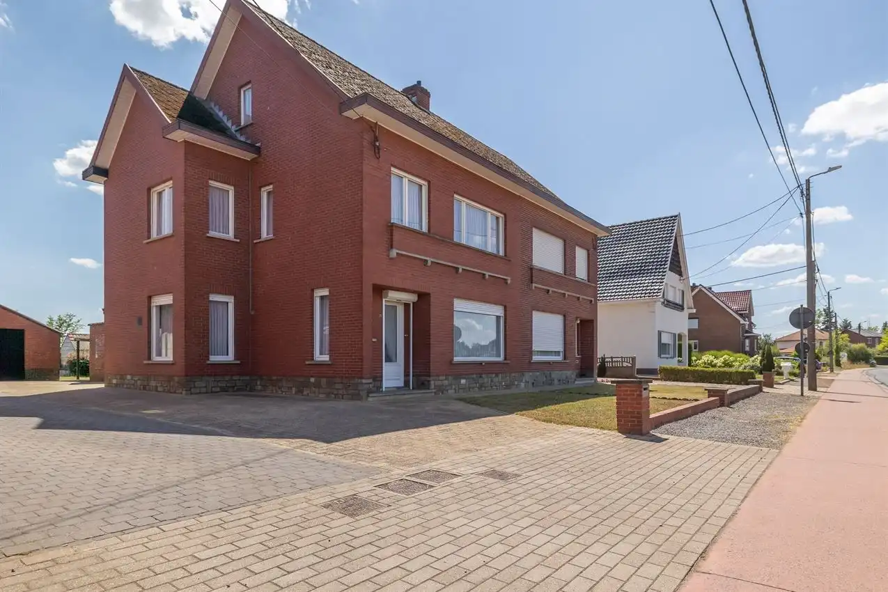 Zeer degelijk, verrassend ruim. Mooi gelegen en nabij station. foto 44