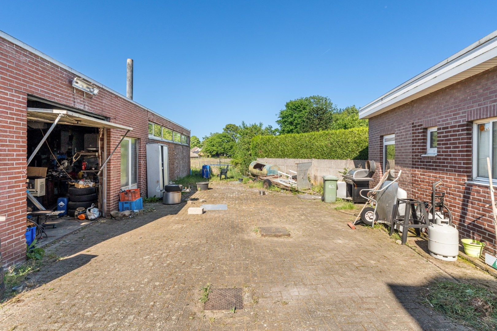 Halfvrijstaande woning op een perceel van 17a30ca met grote werkplaats van maar liefst 110 vierkante meter!  foto 10