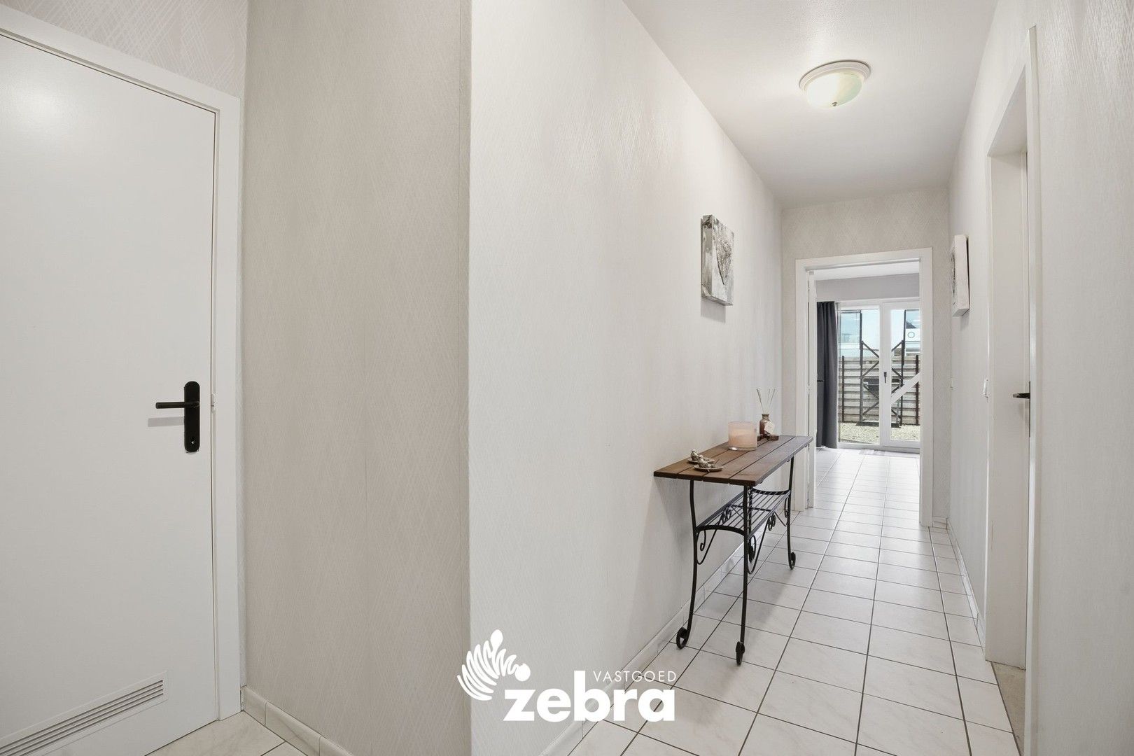 Instapklaar gelijkvloers appartement met tuin van 116 m² en garage! foto 2